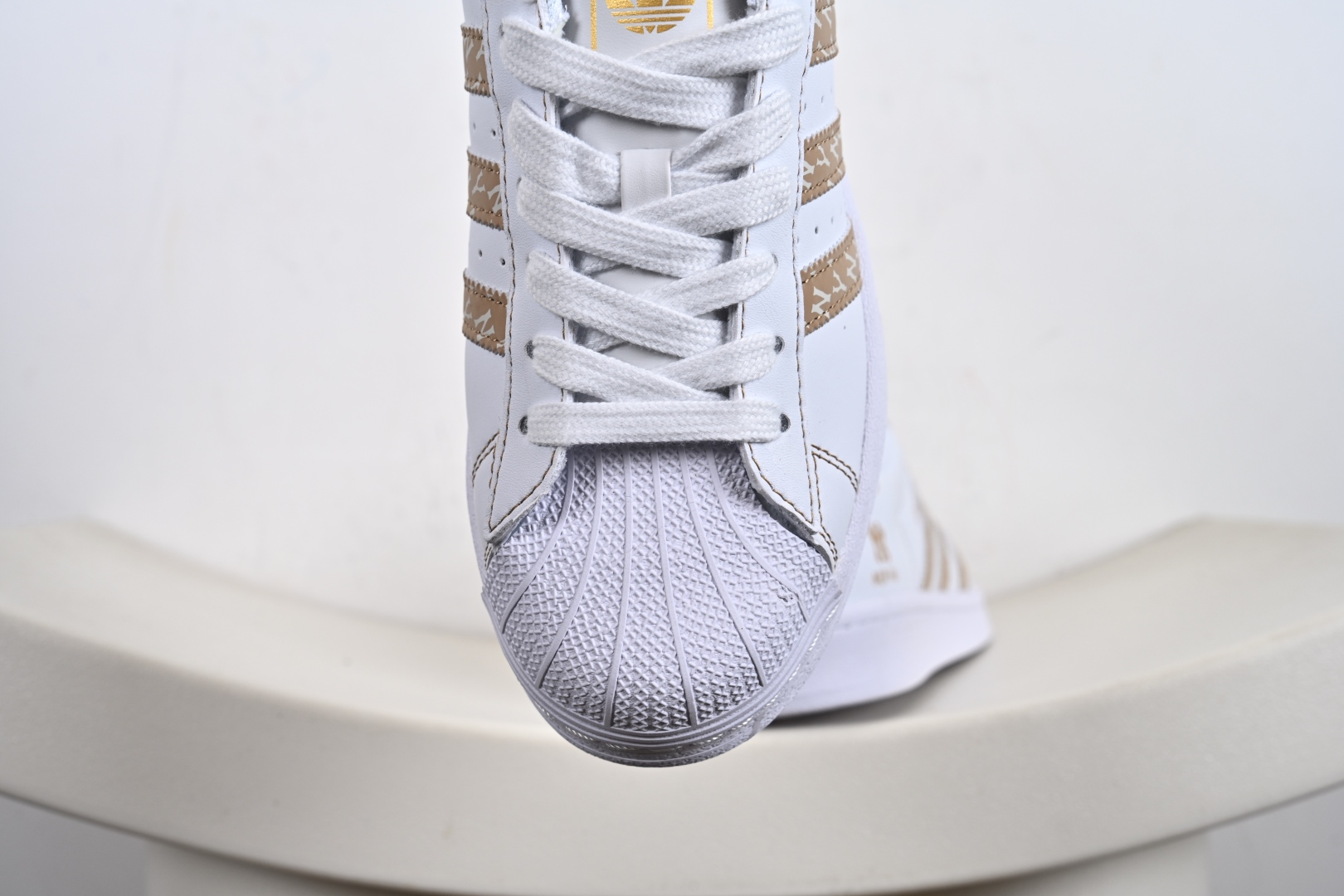 Adidas Originals Superstar 联名款贝壳头 BZ2534