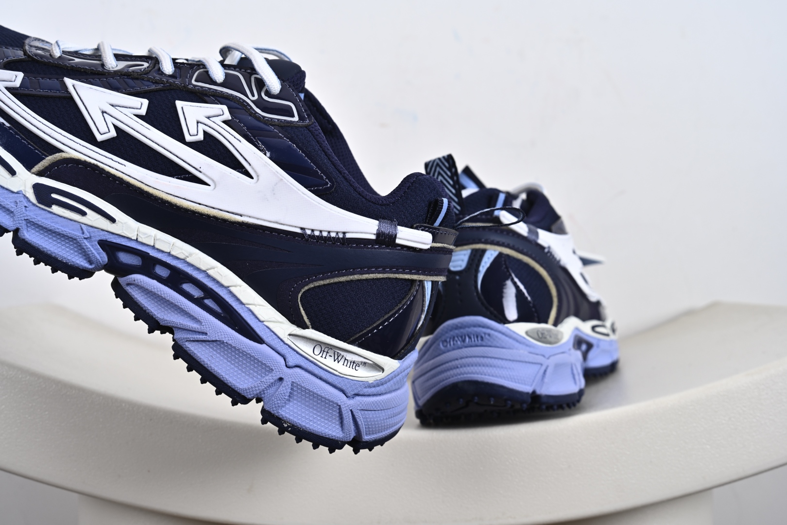 Off-White Be Right Back Sneaker BRB系列低帮三箭头增高老爹风登山厚底增高休闲运动鞋“奶白黑三箭头”OMIA295C99FAB0000032