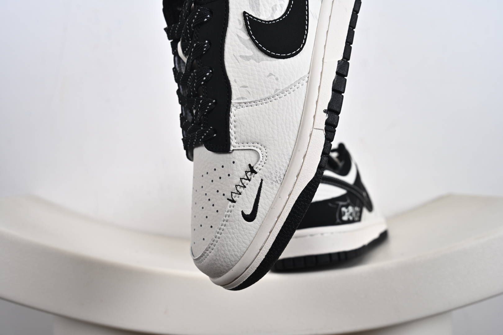 定制版 NK Dunk Low“DANCE—黑白拼接色” 低帮休闲板鞋 XD6188-051