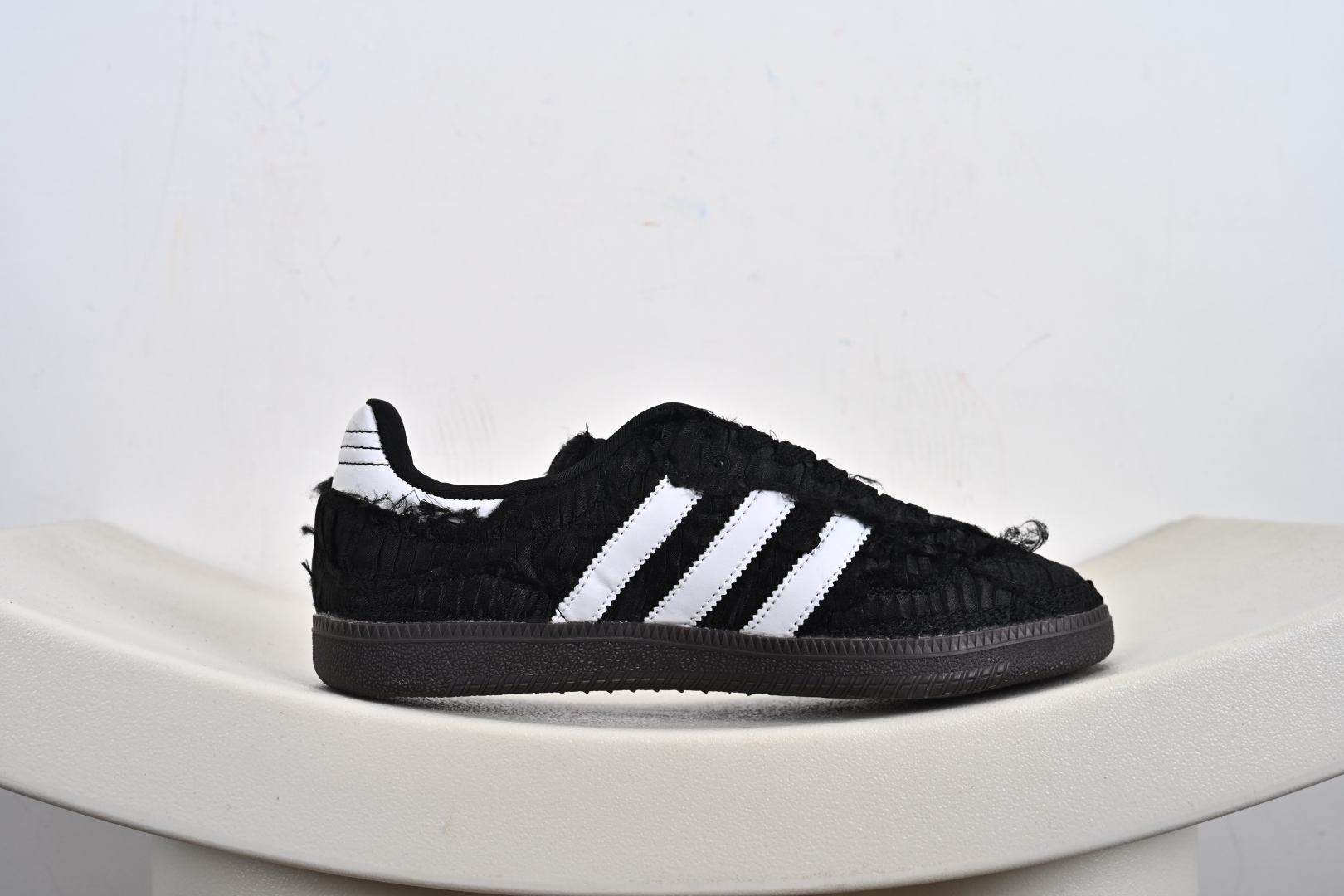 阿迪达斯三叶草Adidas Originals Samba OG 桑巴舞系列绅士德训足球风百搭低帮休闲运动板鞋 JQ4747