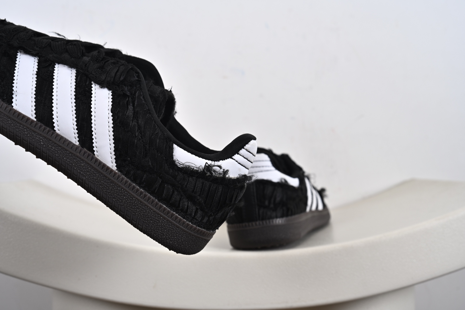 阿迪达斯三叶草Adidas Originals Samba OG 桑巴舞系列绅士德训足球风百搭低帮休闲运动板鞋 JQ4747