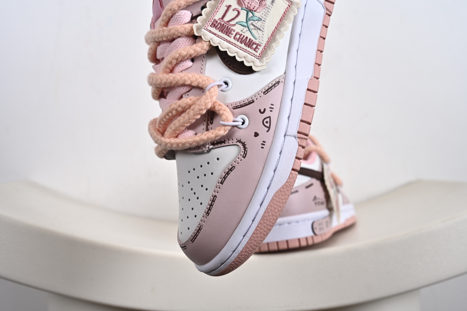 Nike SB Dunk Low 白粉 绑带 低帮休闲板鞋 DO6485-600