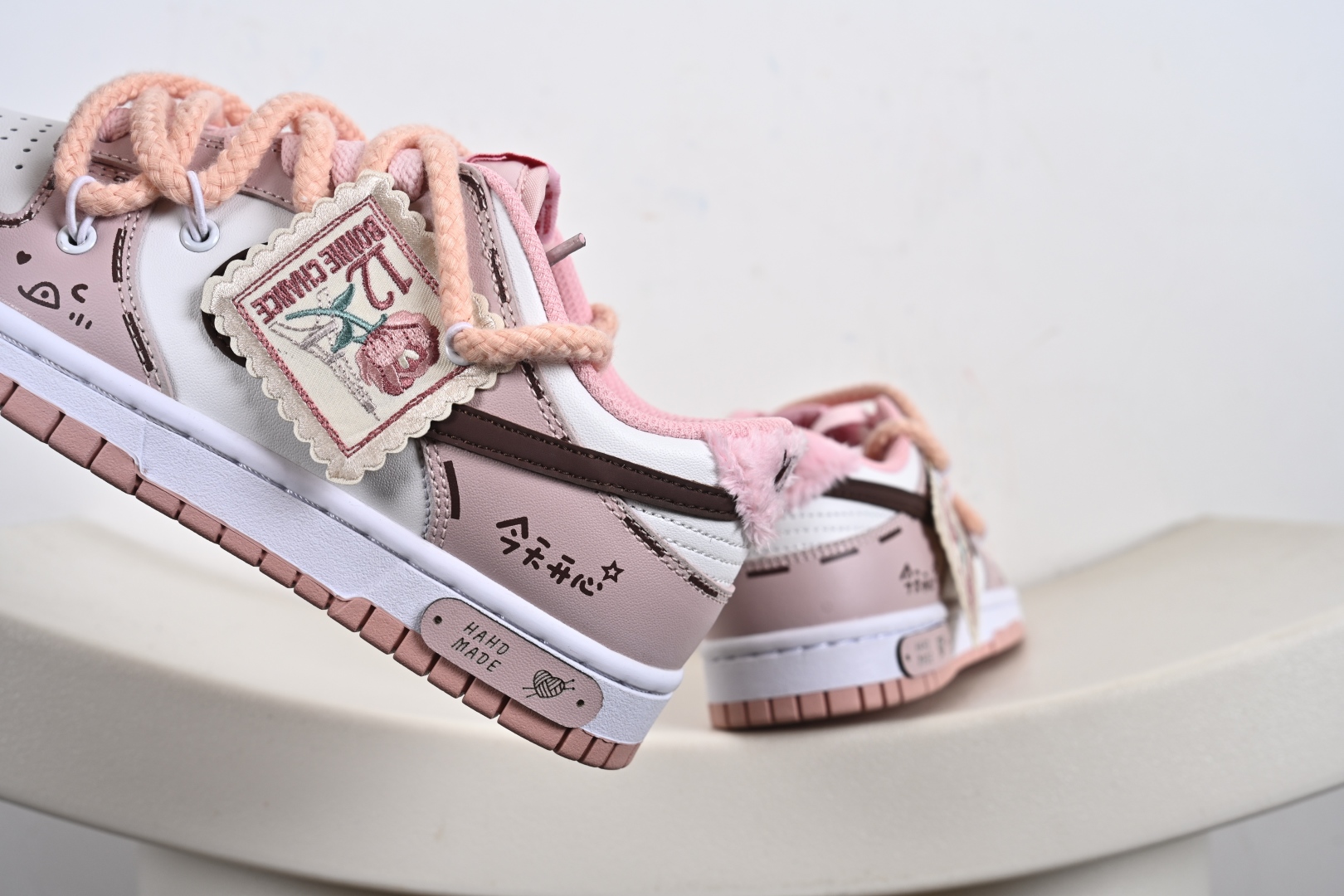 Nike SB Dunk Low 白粉 绑带 低帮休闲板鞋 DO6485-600