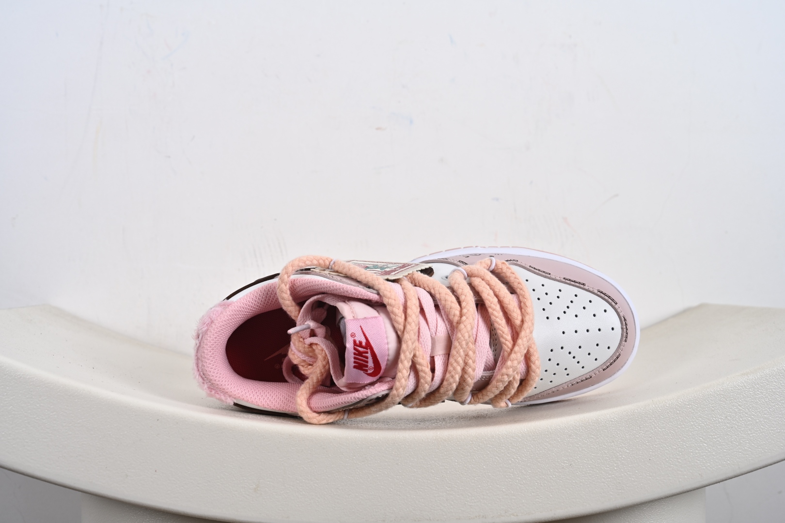 Nike SB Dunk Low 白粉 绑带 低帮休闲板鞋 DO6485-600
