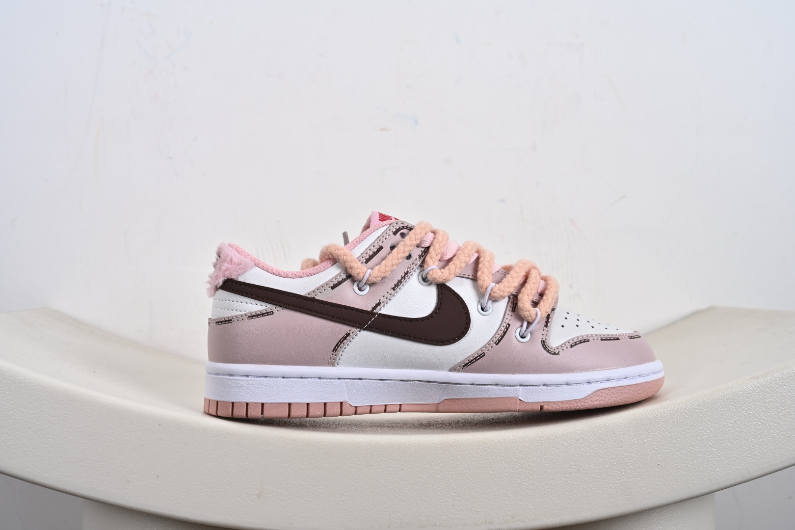 Nike SB Dunk Low 白粉 绑带 低帮休闲板鞋 DO6485-600
