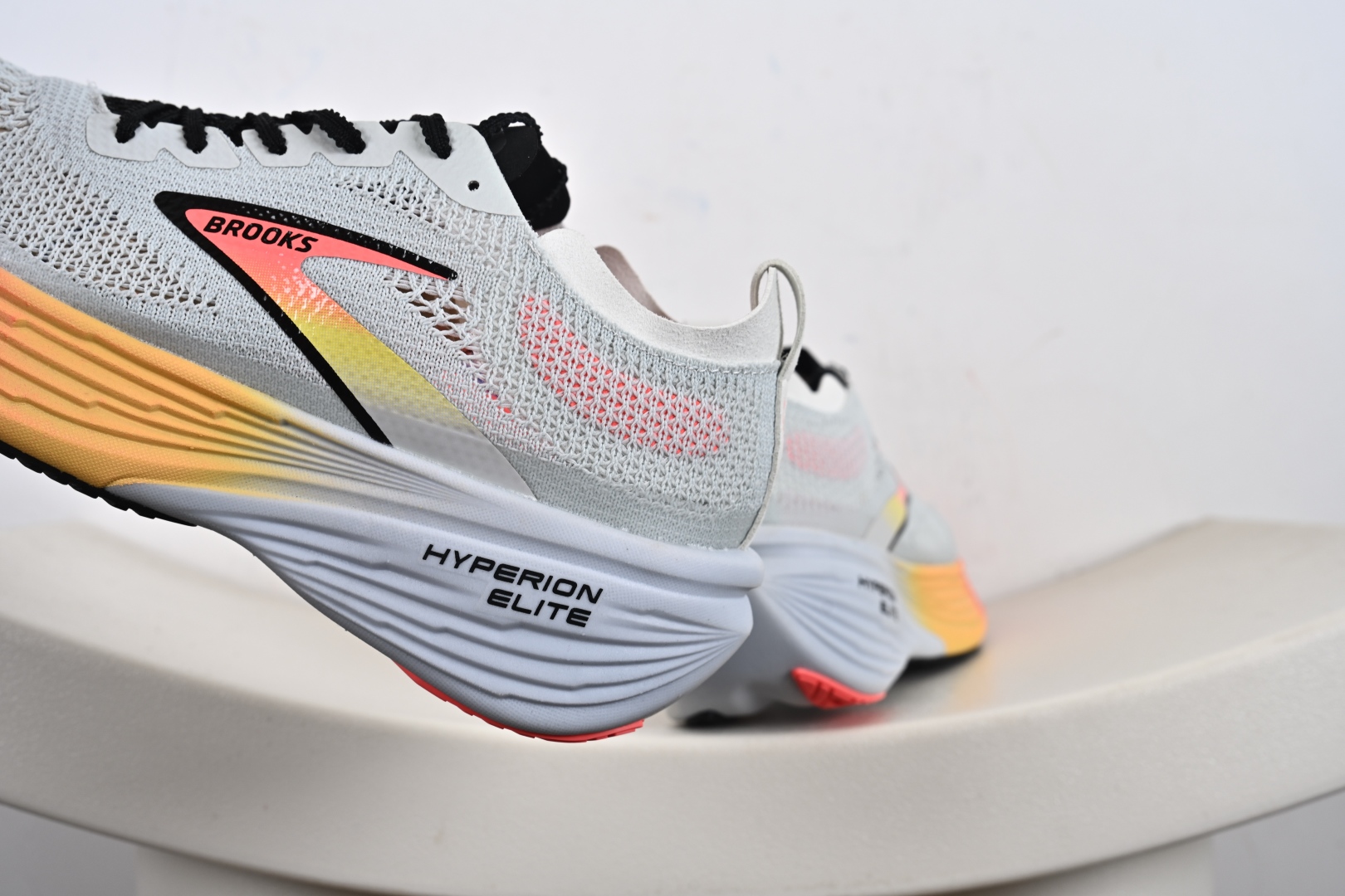 Brooks Hyperion Elite 4 PB 布鲁克斯龙卷风4 休闲透气缓震运动鞋 1000461D-488