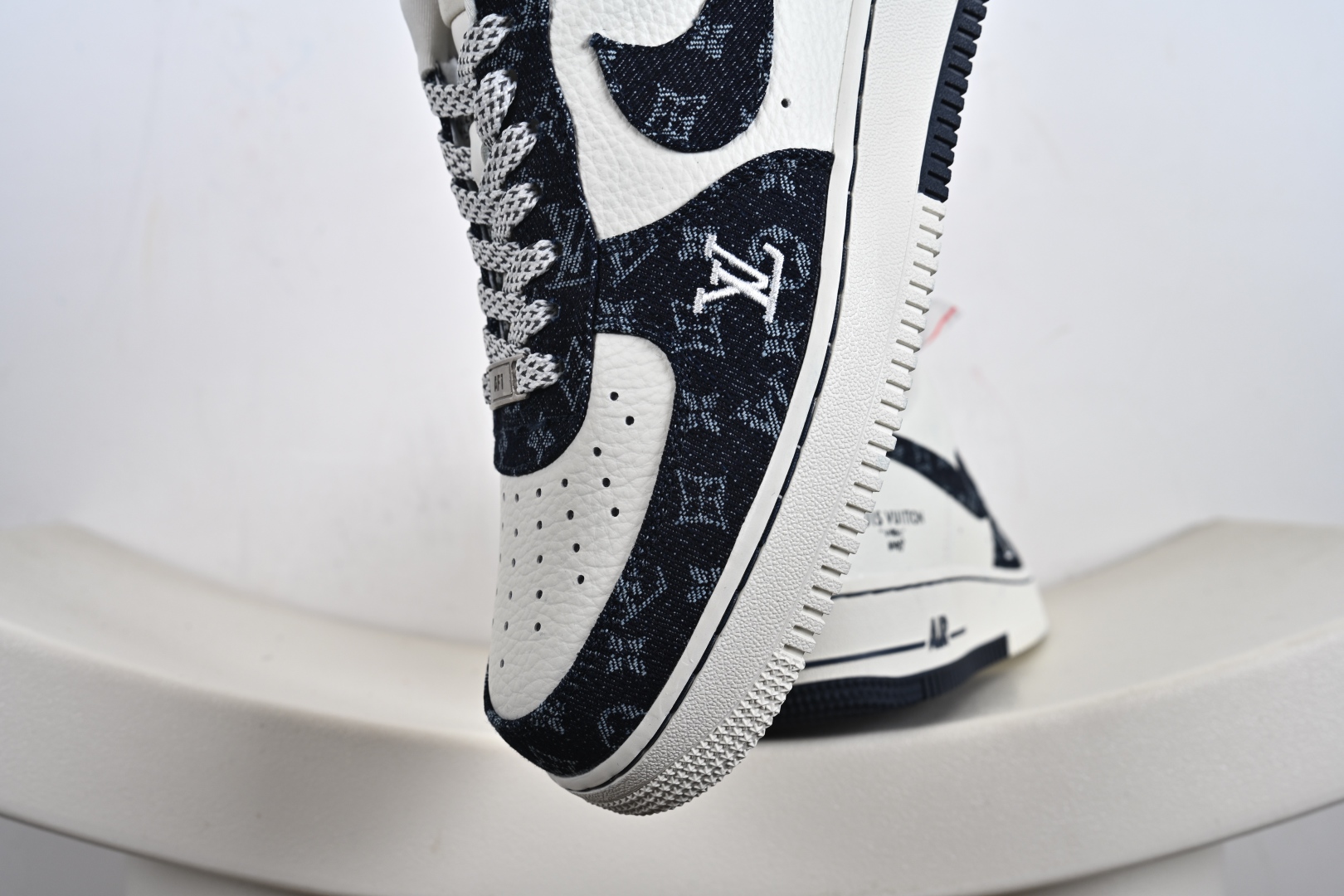 Nike Air Force 1 Low 07 x Louis Vuitton 黑白牛仔满天星 SC0601-553