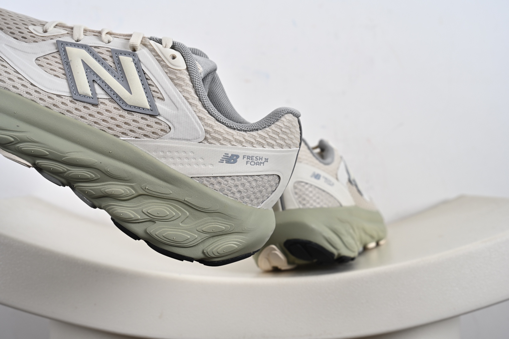 New Balance NB Fresh Foam Evoz舒适耐磨低帮跑步鞋