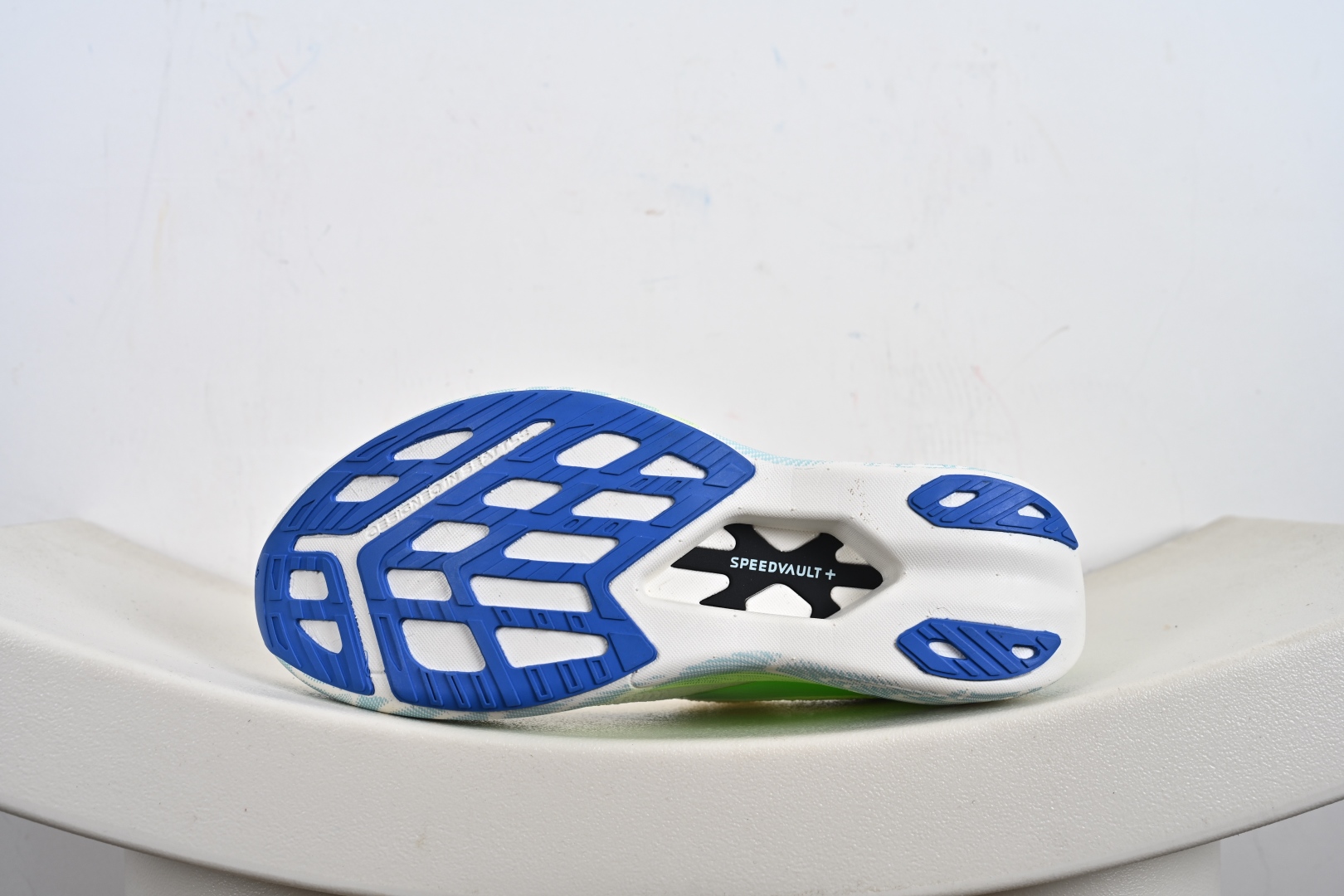 200 Brooks Hyperion Elite 4 PB 布鲁克斯龙卷风4 休闲透气缓震运动鞋 1000461D 488