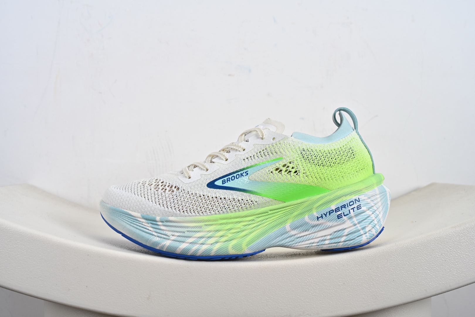 200 Brooks Hyperion Elite 4 PB 布鲁克斯龙卷风4 休闲透气缓震运动鞋 1000461D 488