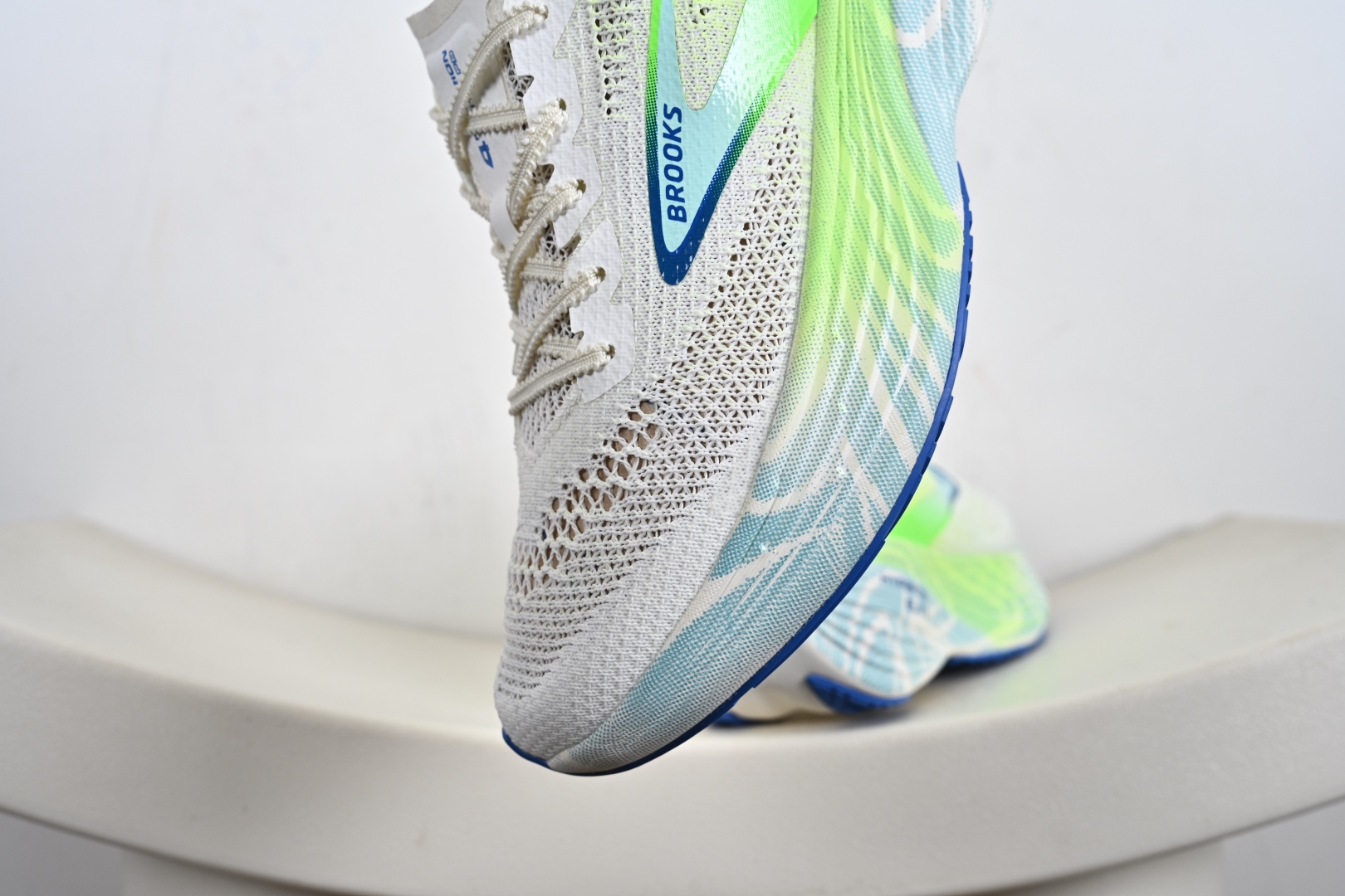 200 Brooks Hyperion Elite 4 PB 布鲁克斯龙卷风4 休闲透气缓震运动鞋 1000461D 488