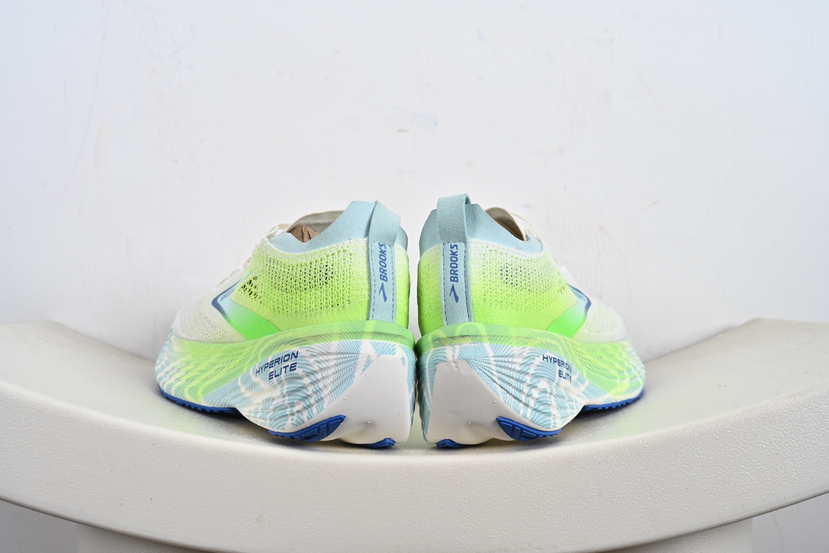 200 Brooks Hyperion Elite 4 PB 布鲁克斯龙卷风4 休闲透气缓震运动鞋 1000461D 488