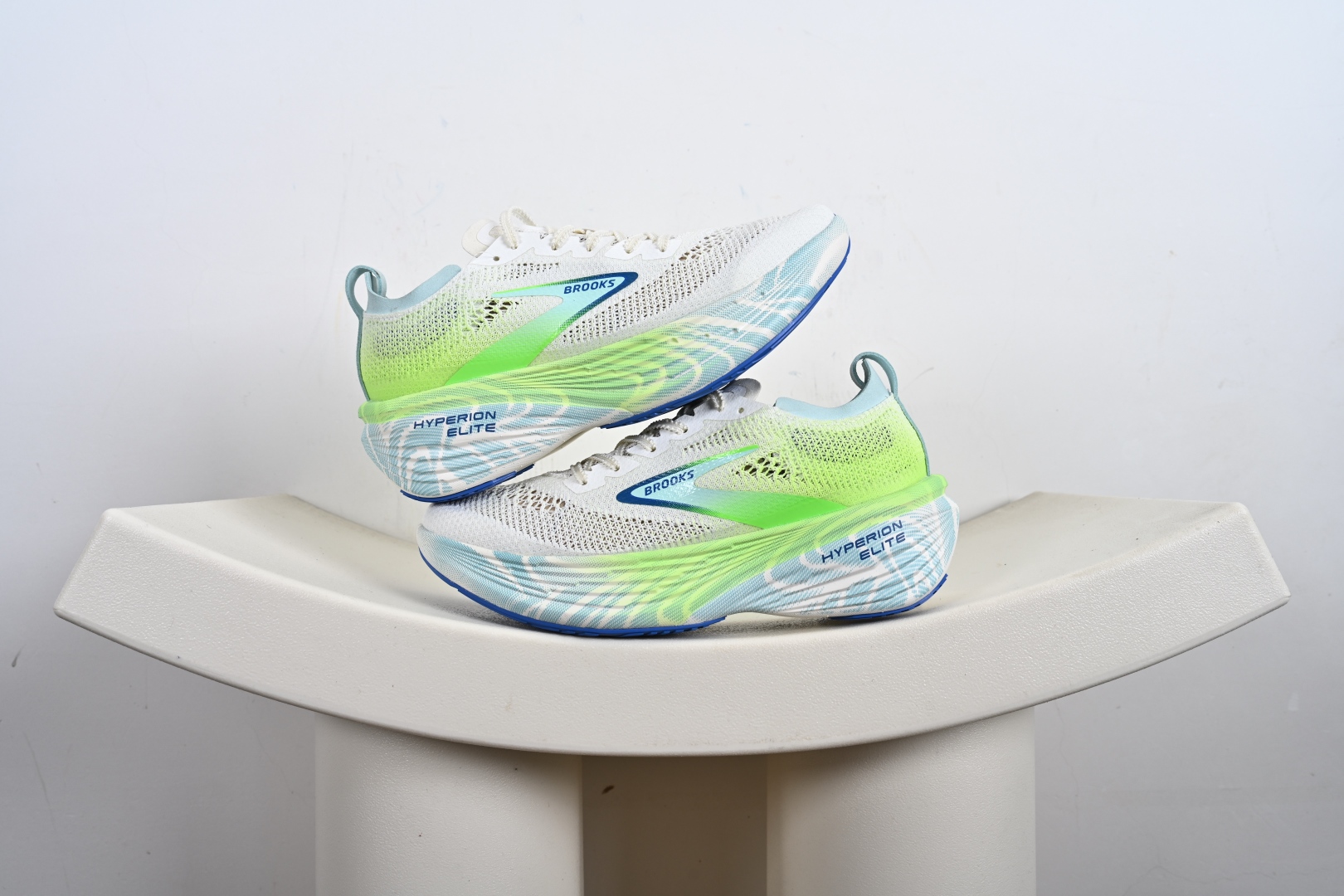 200 Brooks Hyperion Elite 4 PB 布鲁克斯龙卷风4 休闲透气缓震运动鞋 1000461D 488