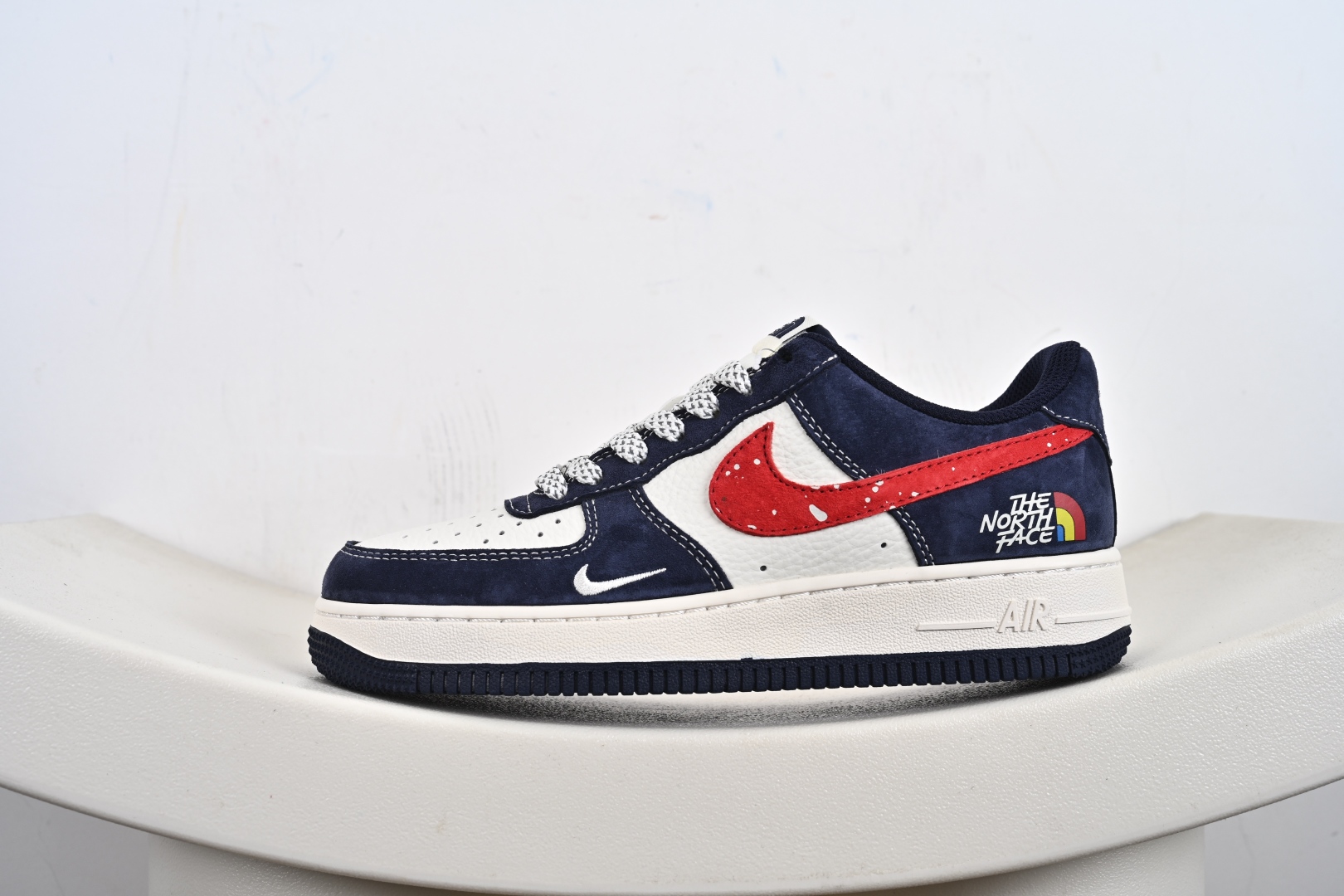 240 NIke Air Force 1 '07 Low 空军一号低帮 运动鞋 HS8068-045