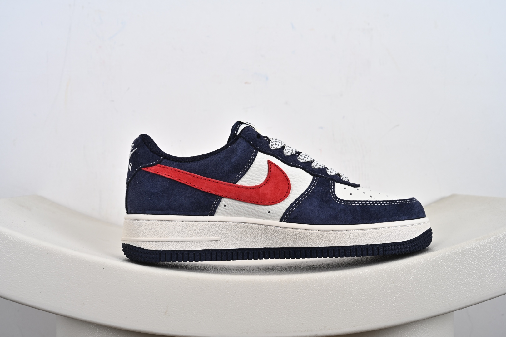 240 NIke Air Force 1 '07 Low 空军一号低帮 运动鞋 HS8068-045
