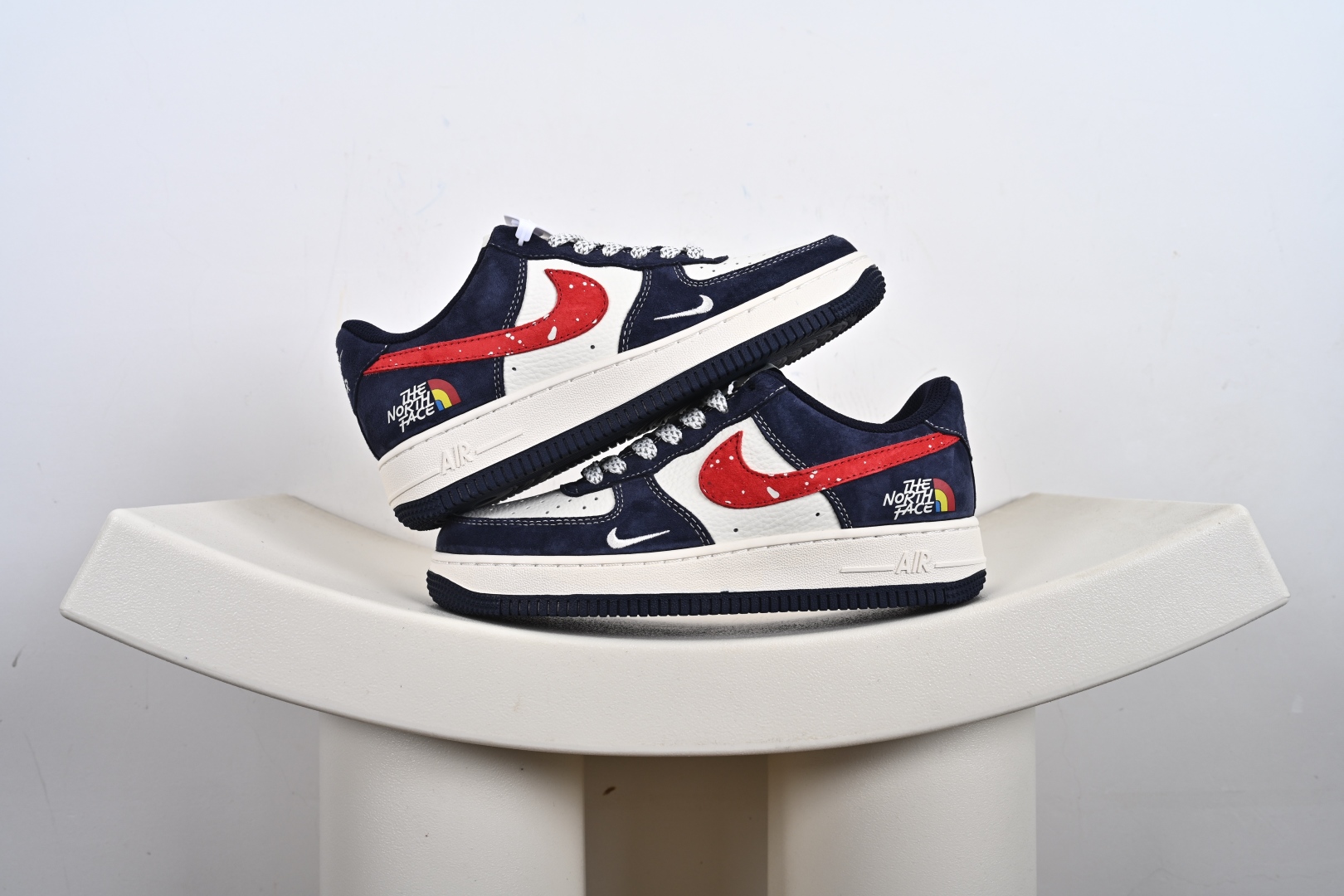 240 NIke Air Force 1 '07 Low 空军一号低帮 运动鞋 HS8068-045