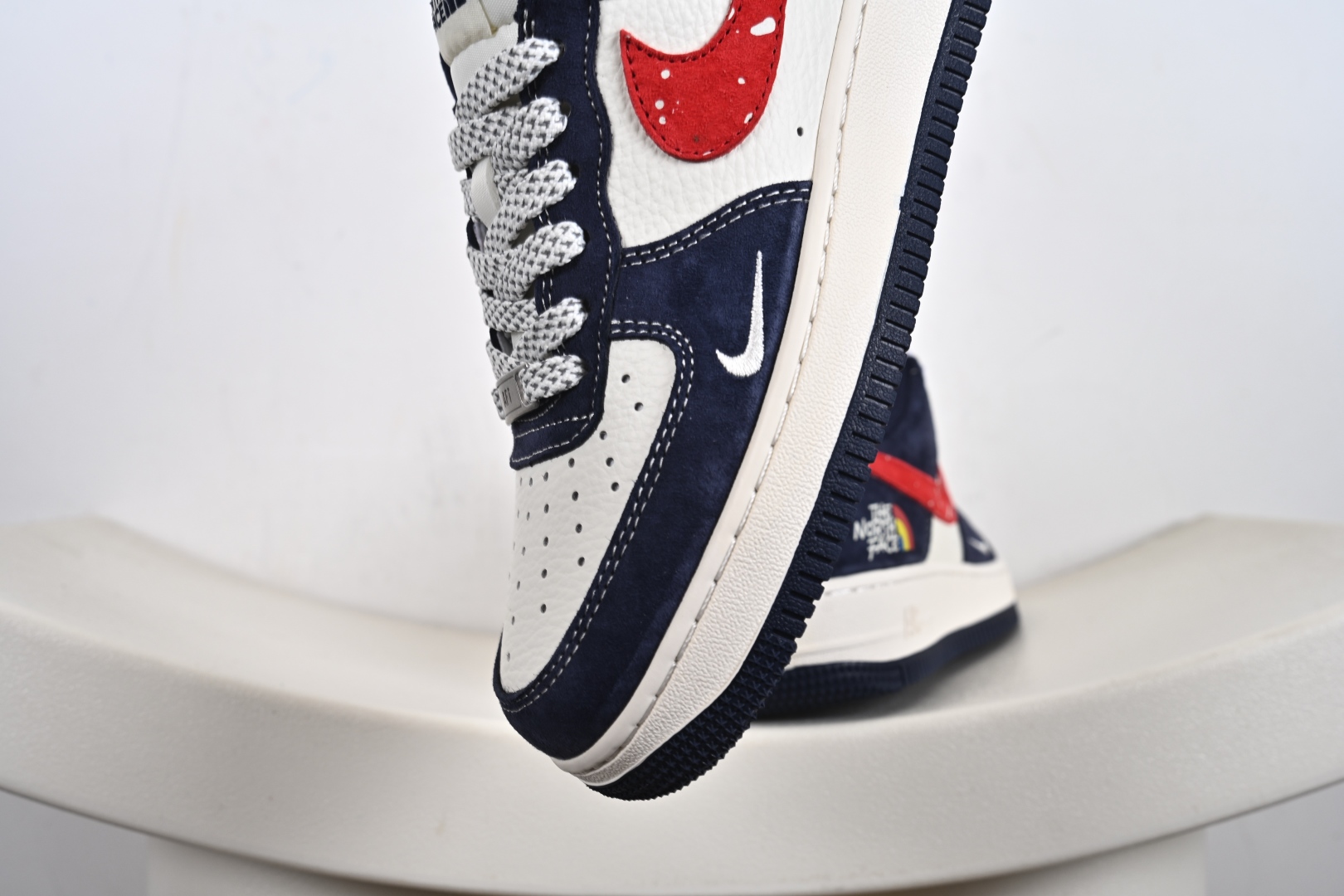 240 NIke Air Force 1 '07 Low 空军一号低帮 运动鞋 HS8068-045