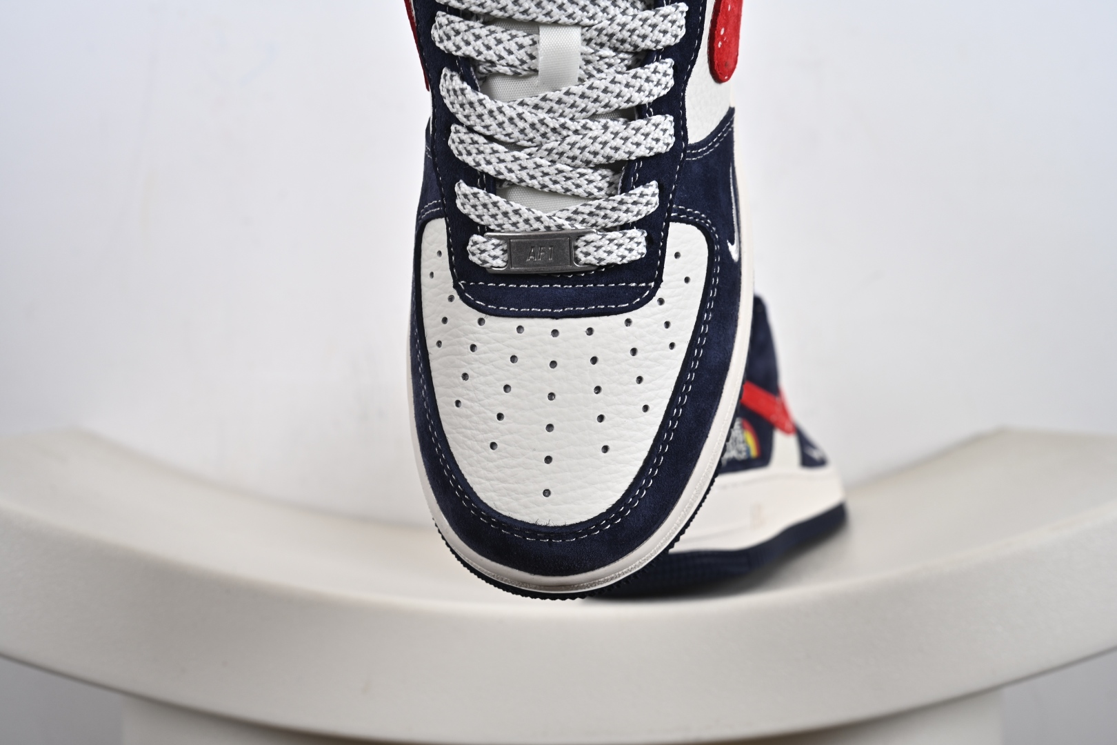 240 NIke Air Force 1 '07 Low 空军一号低帮 运动鞋 HS8068-045