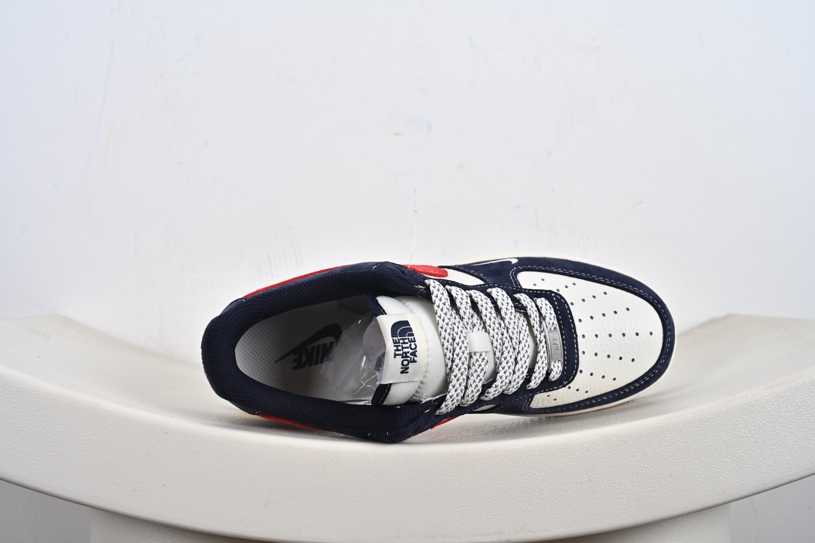 240 NIke Air Force 1 '07 Low 空军一号低帮 运动鞋 HS8068-045