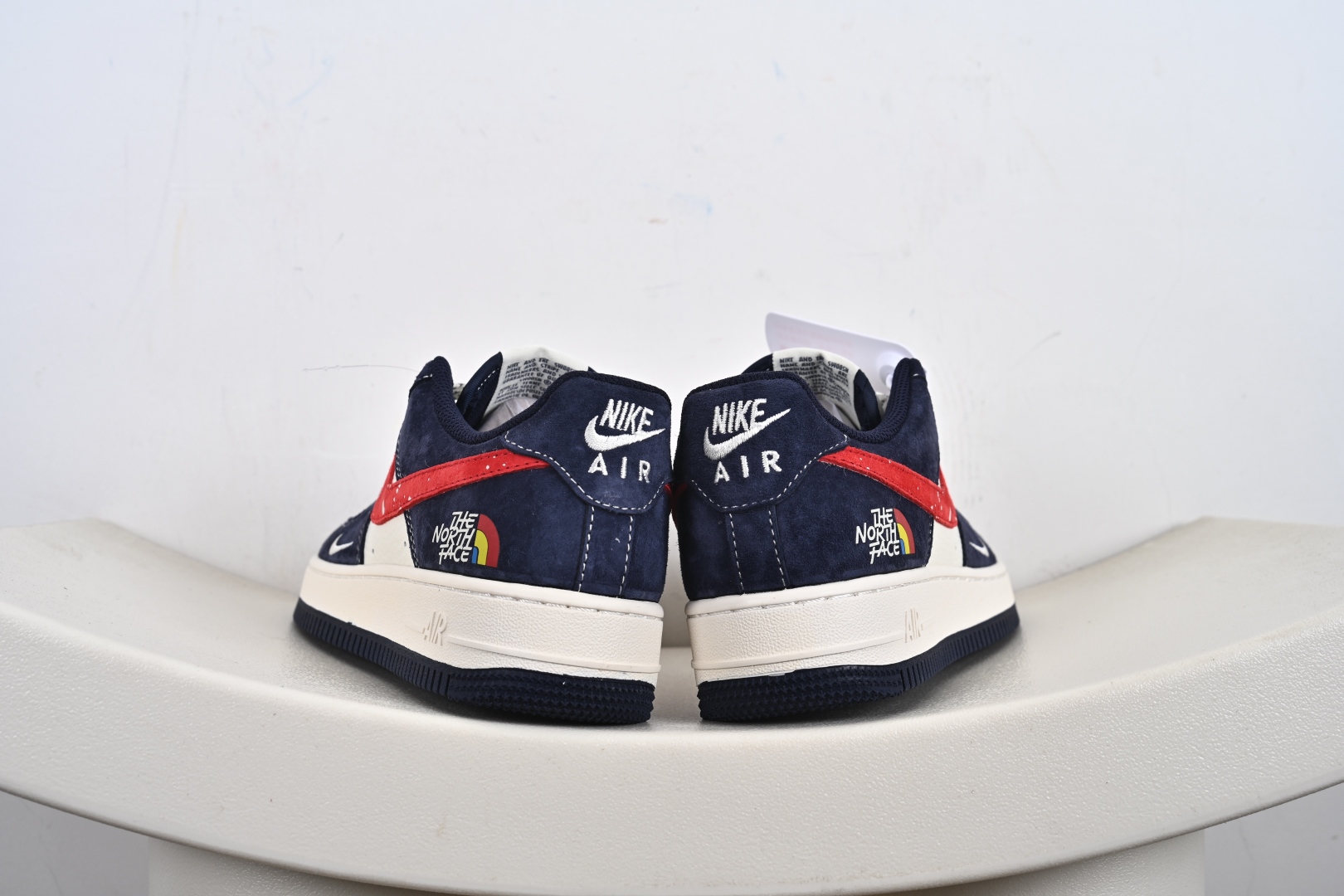 240 NIke Air Force 1 '07 Low 空军一号低帮 运动鞋 HS8068-045