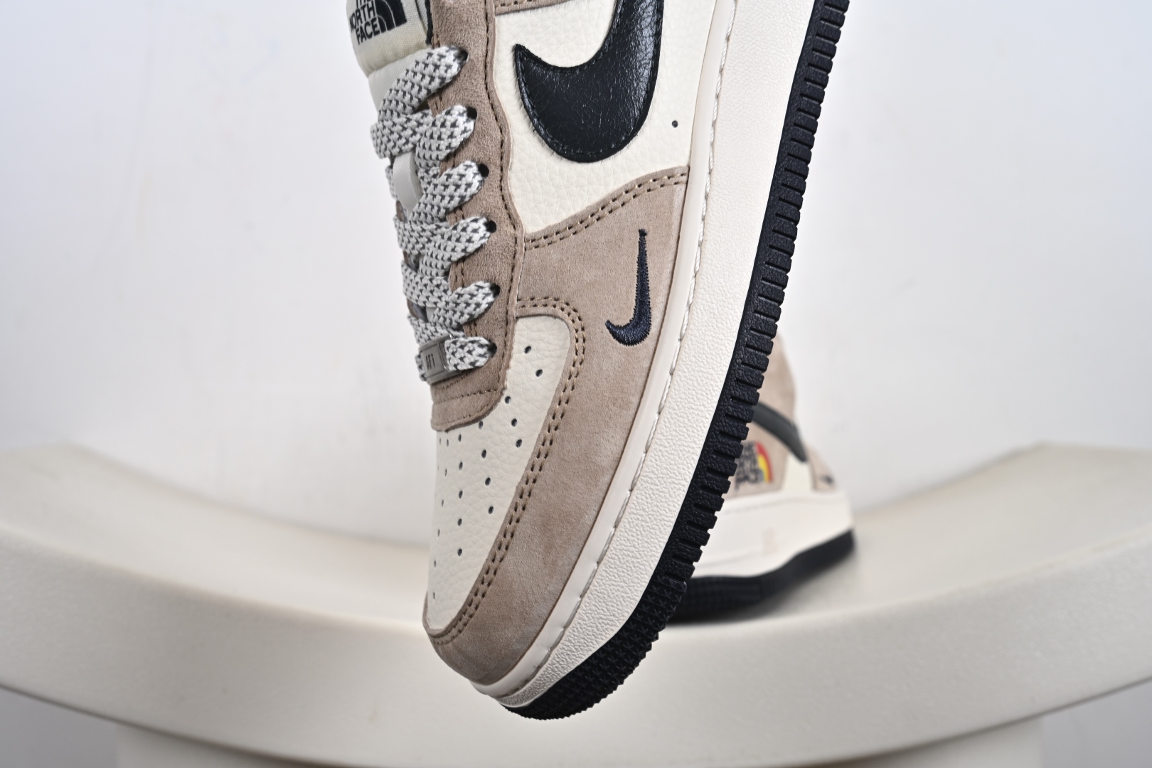 NIke Air Force 1 '07 Low 空军一号低帮 运动鞋 休闲鞋 HS8068-051