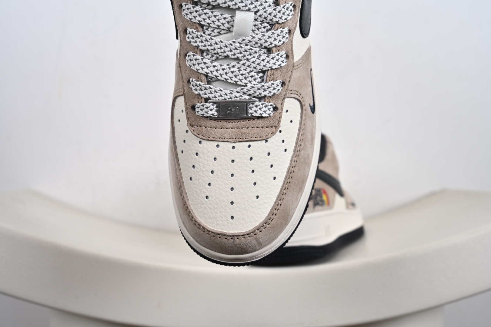 NIke Air Force 1 '07 Low 空军一号低帮 运动鞋 休闲鞋 HS8068-051