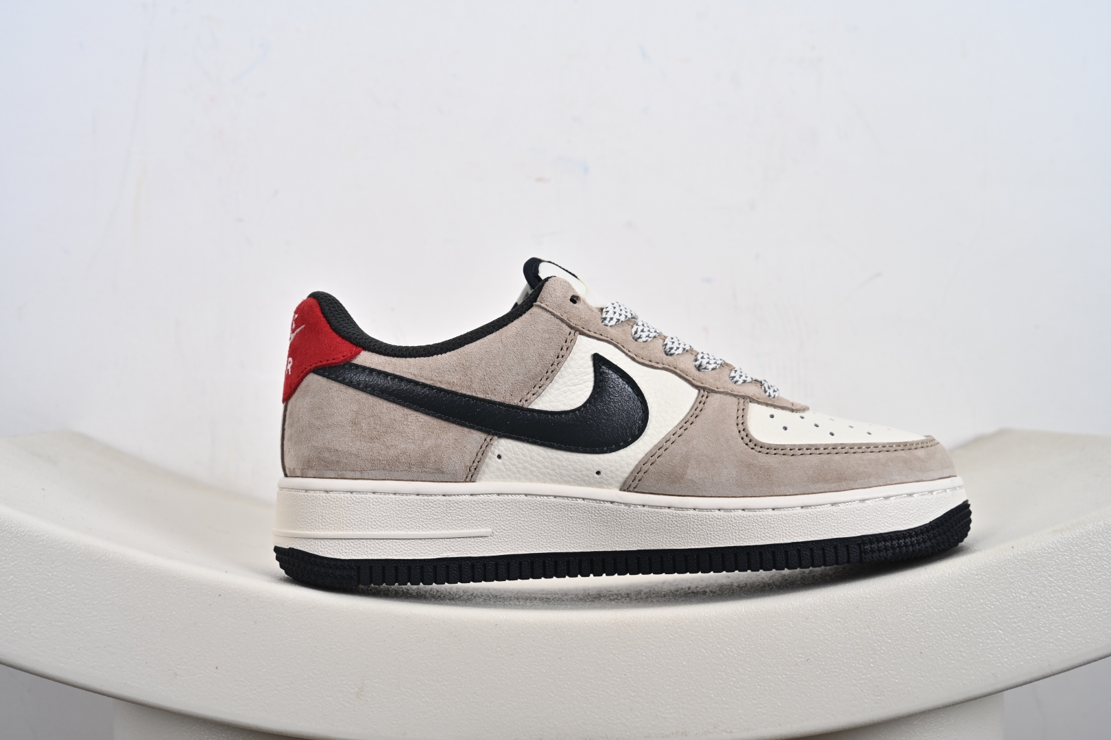 NIke Air Force 1 '07 Low 空军一号低帮 运动鞋 休闲鞋 HS8068-051