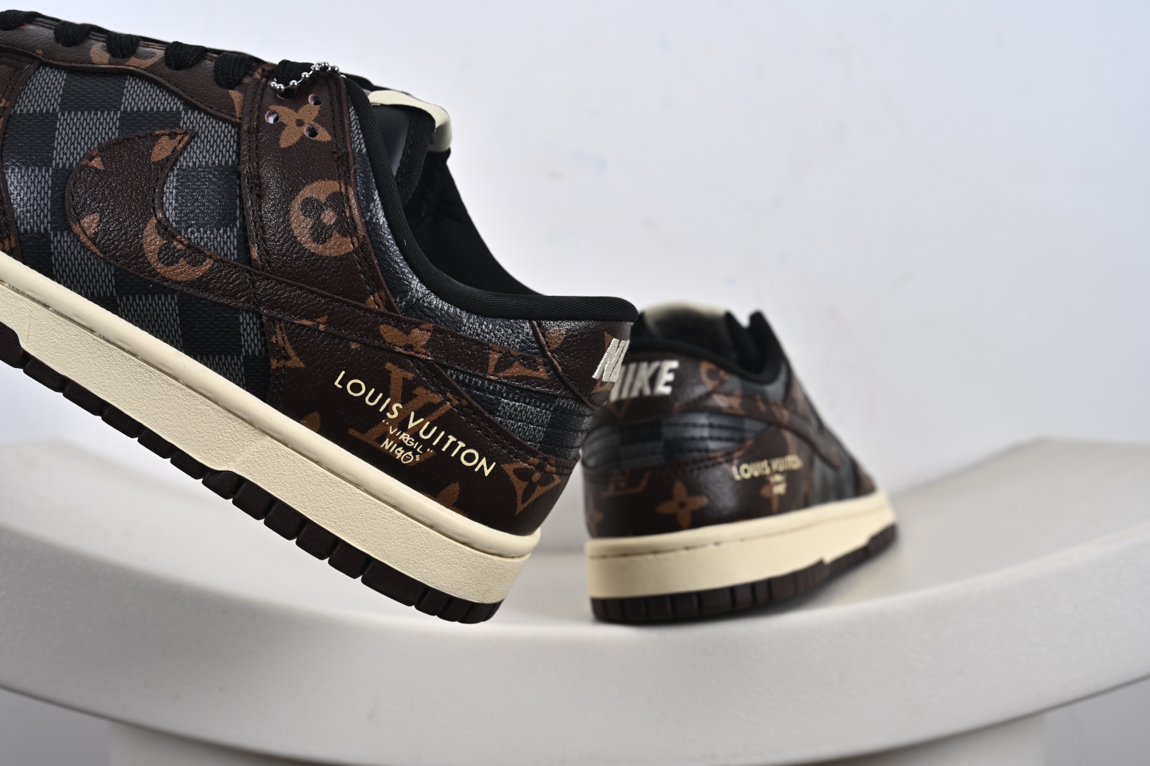 定制版 Louis Vuitton x Nike Dunk SB Low 路易威登LV x 耐克 SB 低帮 棕黑色 SC0601-453