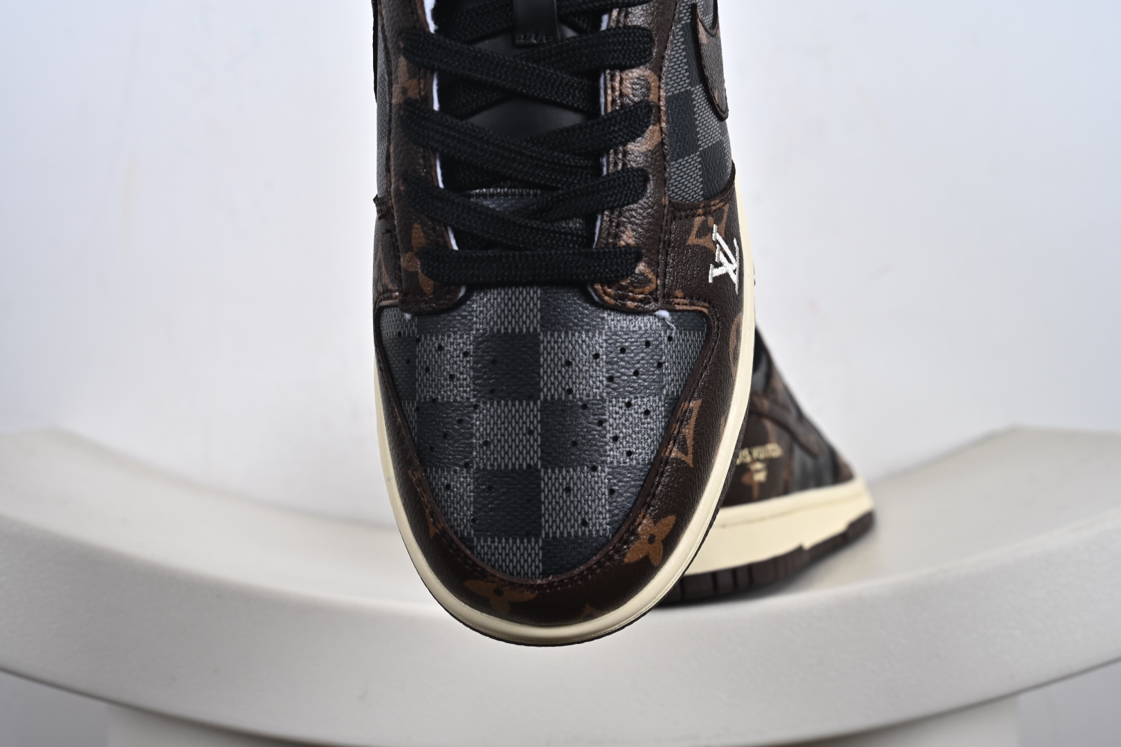 定制版 Louis Vuitton x Nike Dunk SB Low 路易威登LV x 耐克 SB 低帮 棕黑色 SC0601-453