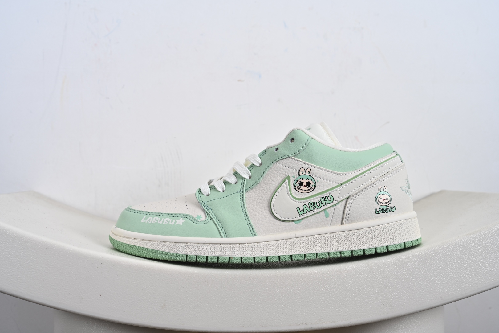 定制版 Air Jordan 1 Retro Low x LABUBU 米绿拉布布 QR2025-006