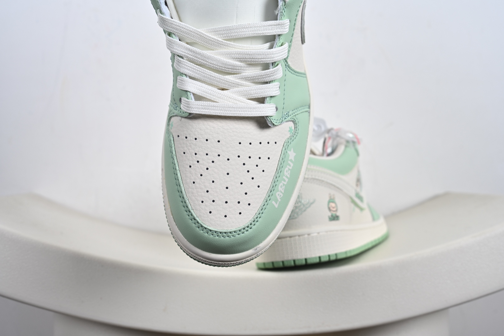 定制版 Air Jordan 1 Retro Low x LABUBU 米绿拉布布 QR2025-006