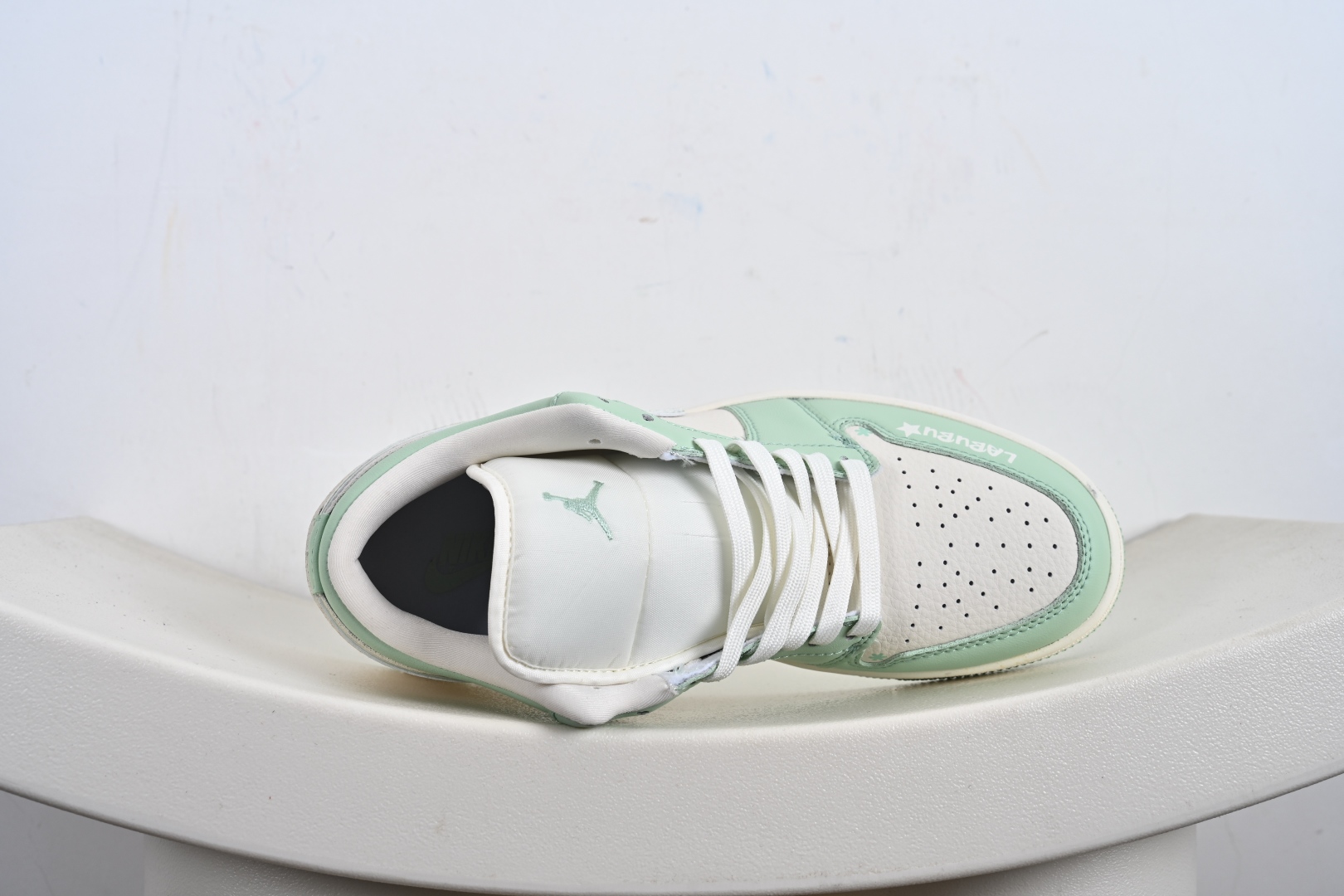 定制版 Air Jordan 1 Retro Low x LABUBU 米绿拉布布 QR2025-006
