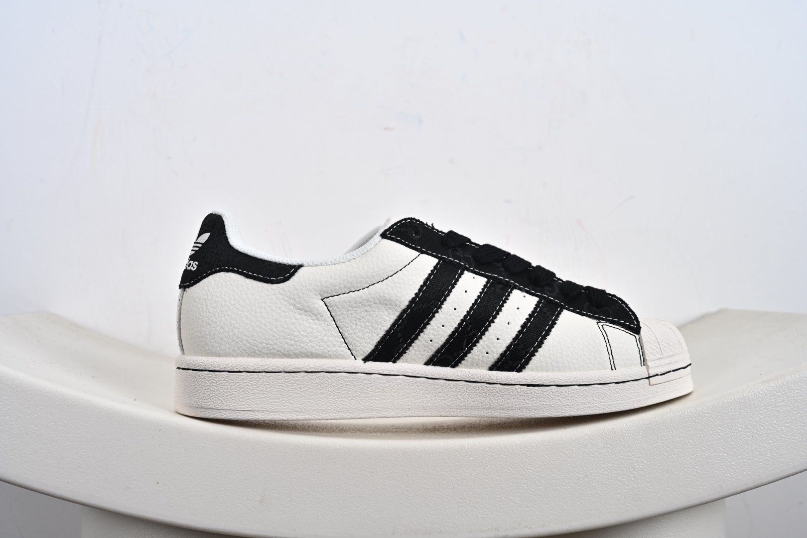 Adidas Originals Superstar 联名款贝壳头 JY8922