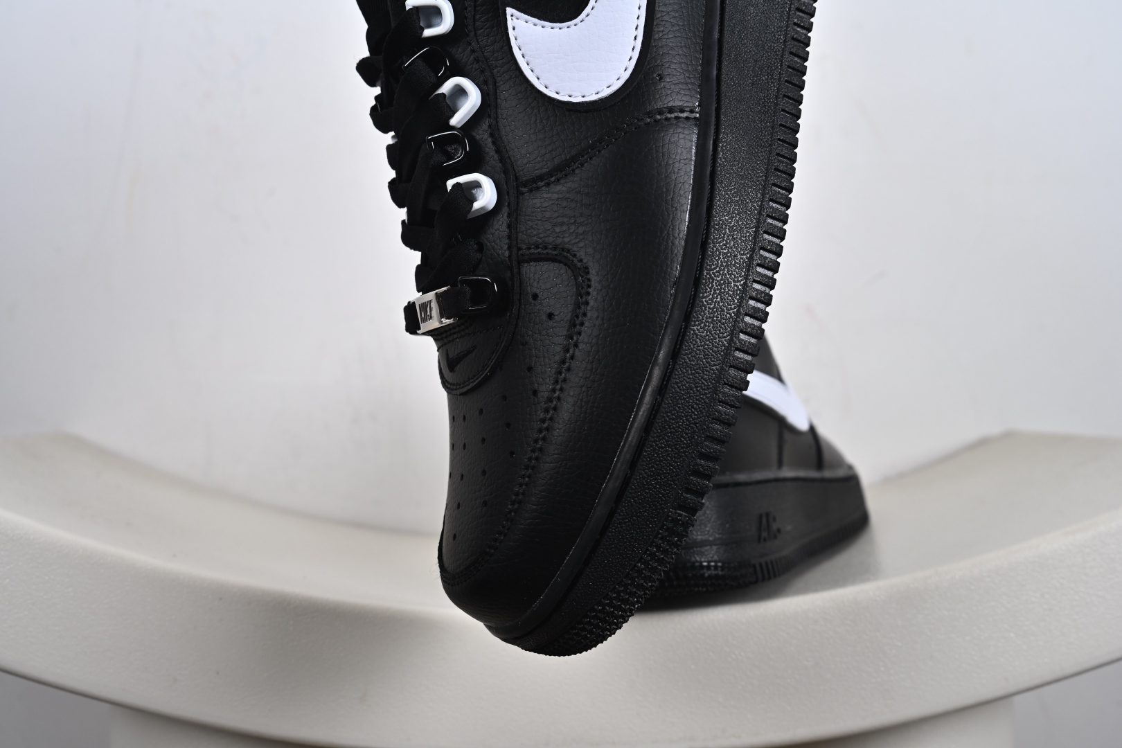 定制版 NIke Air Force 1 '07 Low “黑白扣”空军一号 低帮 运动鞋 CQ0492-001
