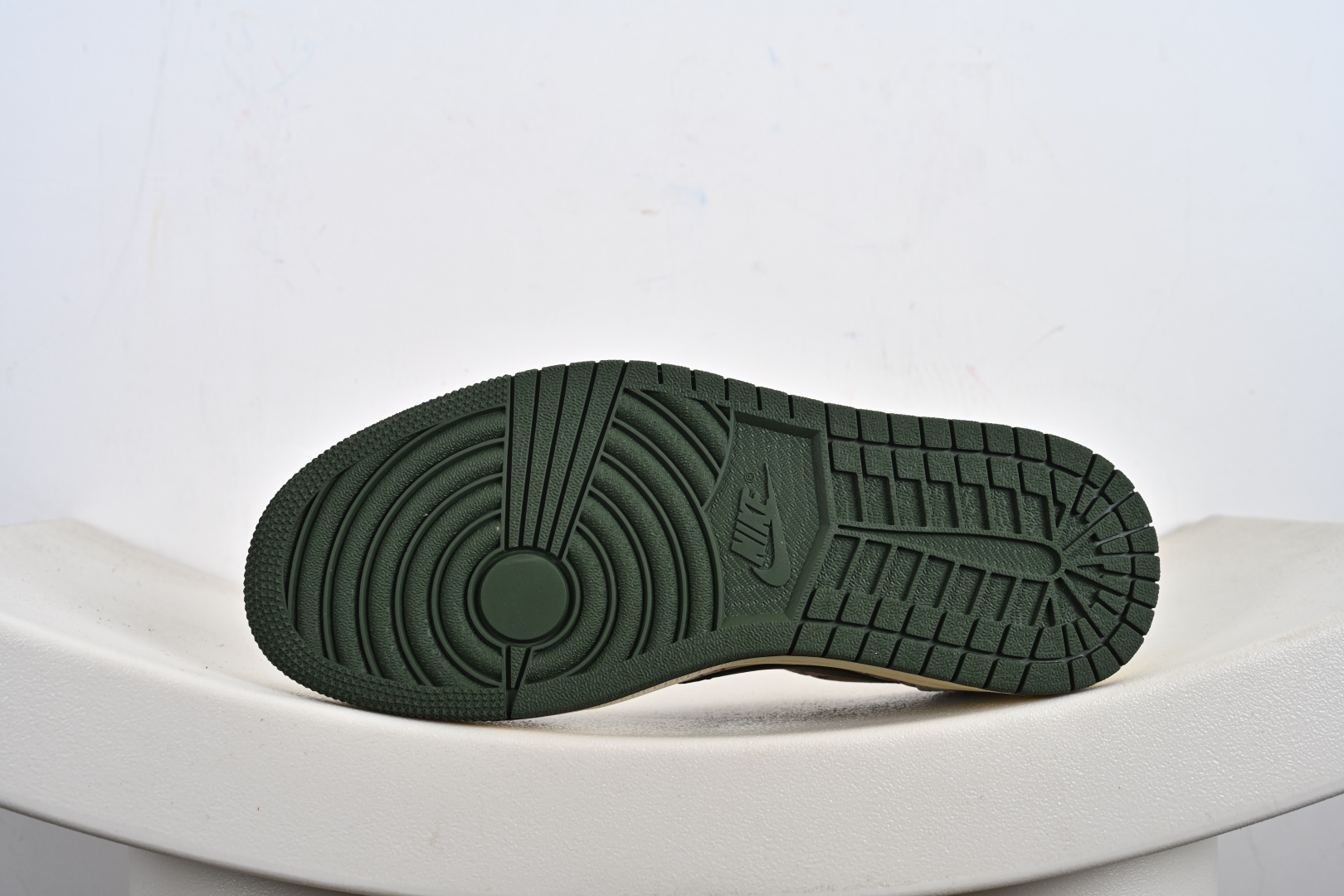 Fragment x Travis Scott x Gucci Air Jordan 1 Low 三方联名倒钩 DZ5899-001