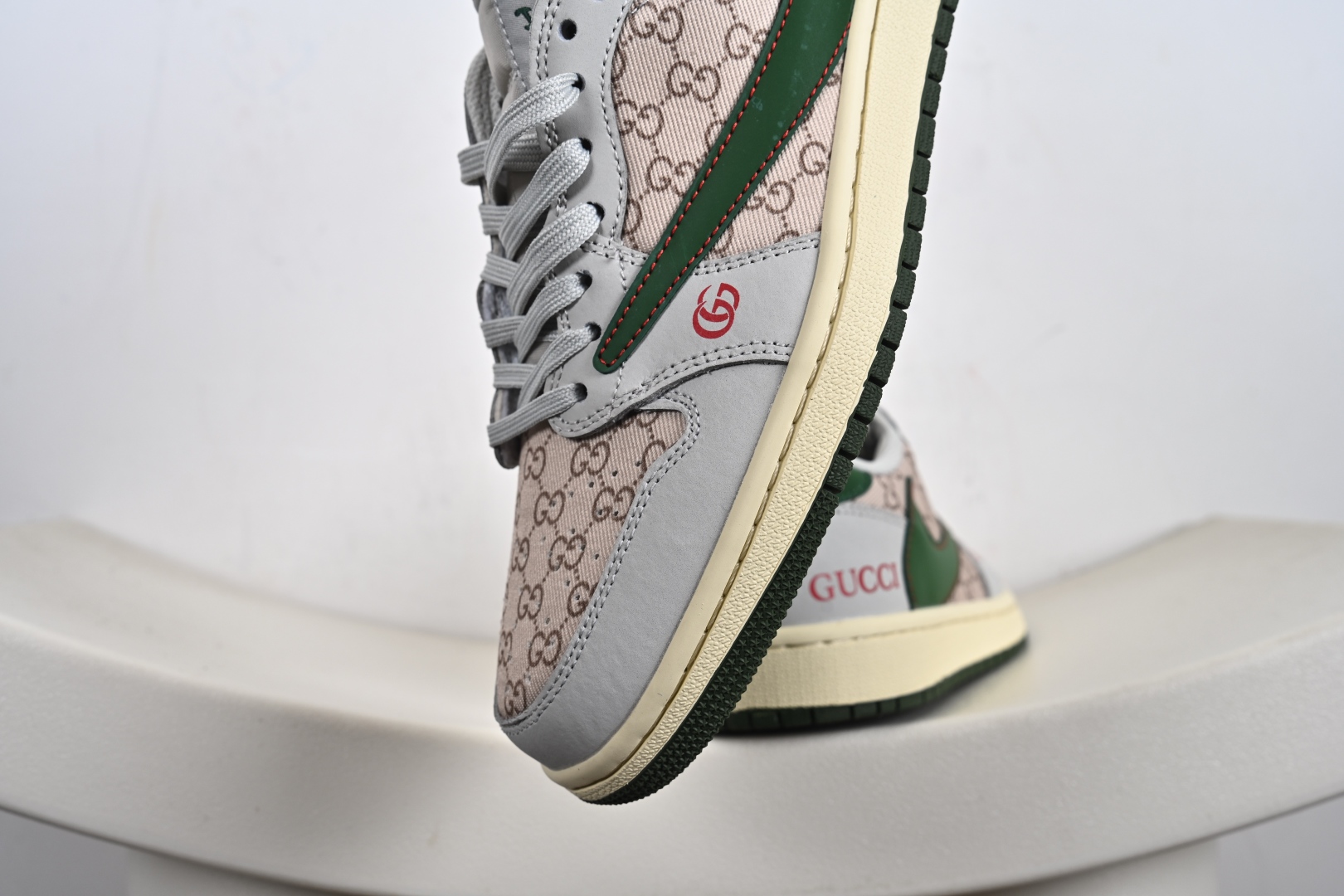 Fragment x Travis Scott x Gucci Air Jordan 1 Low 三方联名倒钩 DZ5899-001