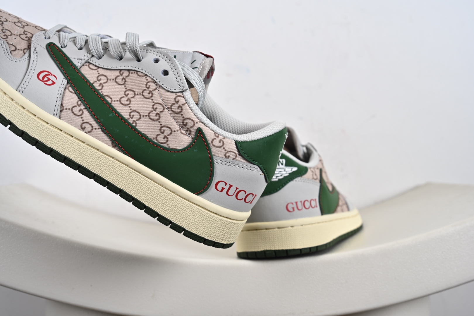 Fragment x Travis Scott x Gucci Air Jordan 1 Low 三方联名倒钩 DZ5899-001