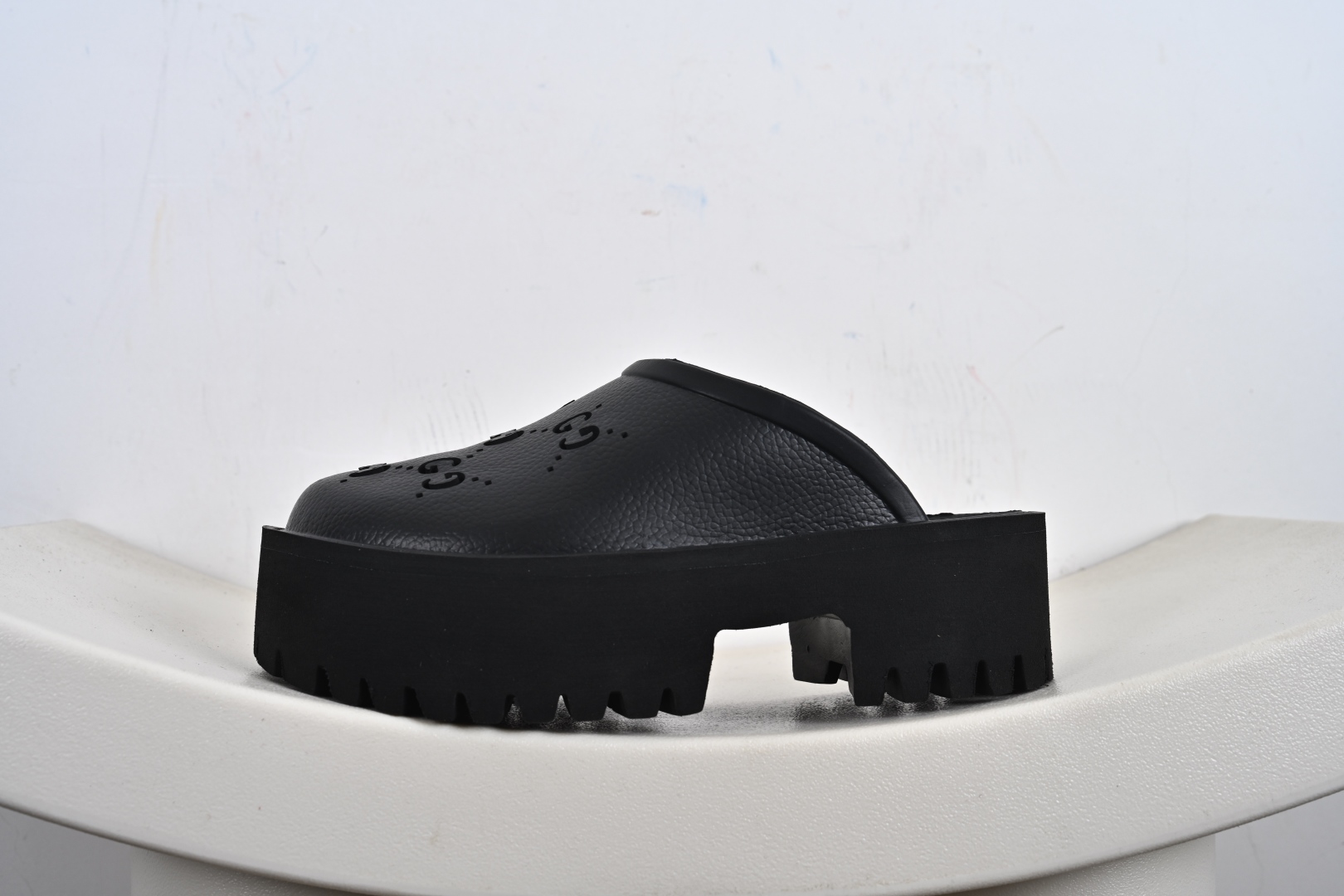 经典意大利时装奢饰品牌·古驰GUCCI Elea Logo Slip On Sandal 拖鞋式凉鞋“巧克力棕镂空GG互扣 663577 JFB00 9022