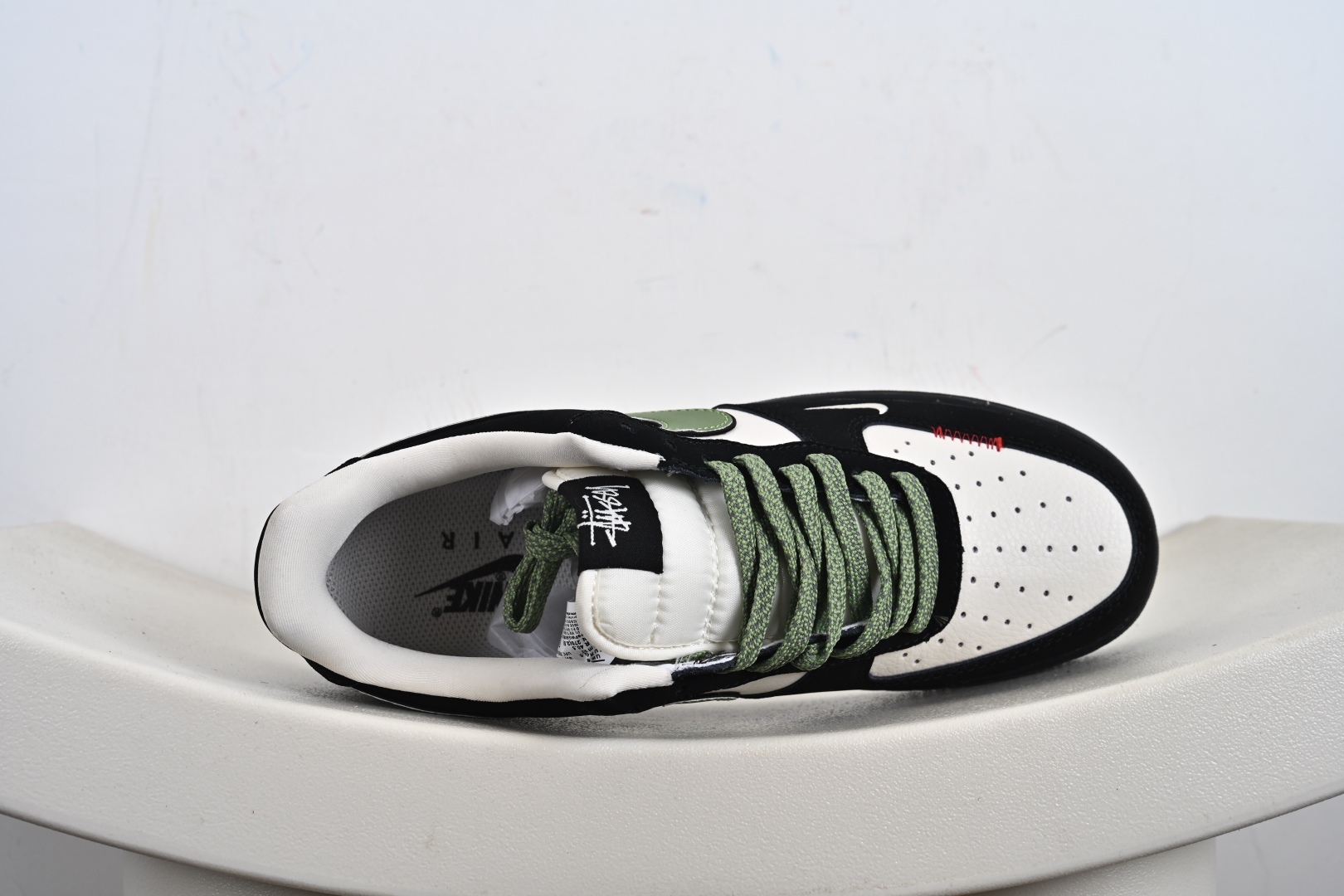 Nike Air Force 1 '07 Low “斯图西联名——米黑绿红标”空军一号 低帮 运动鞋 休闲鞋 KJ1688-014