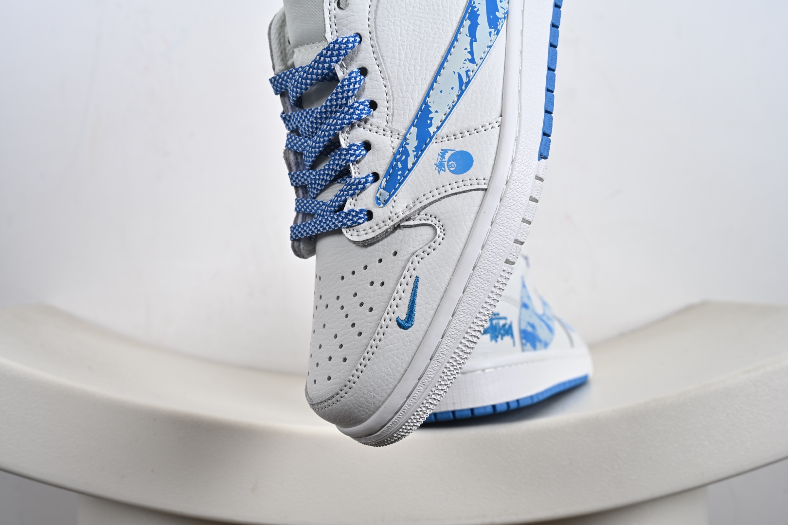 260 定制版 Travis Scott x Fragment Design x Air Jordan 1 Low OG SP AJ1 乔1 斯图西联名 冰山蓝 低帮文化休闲板鞋 DZ5899-007