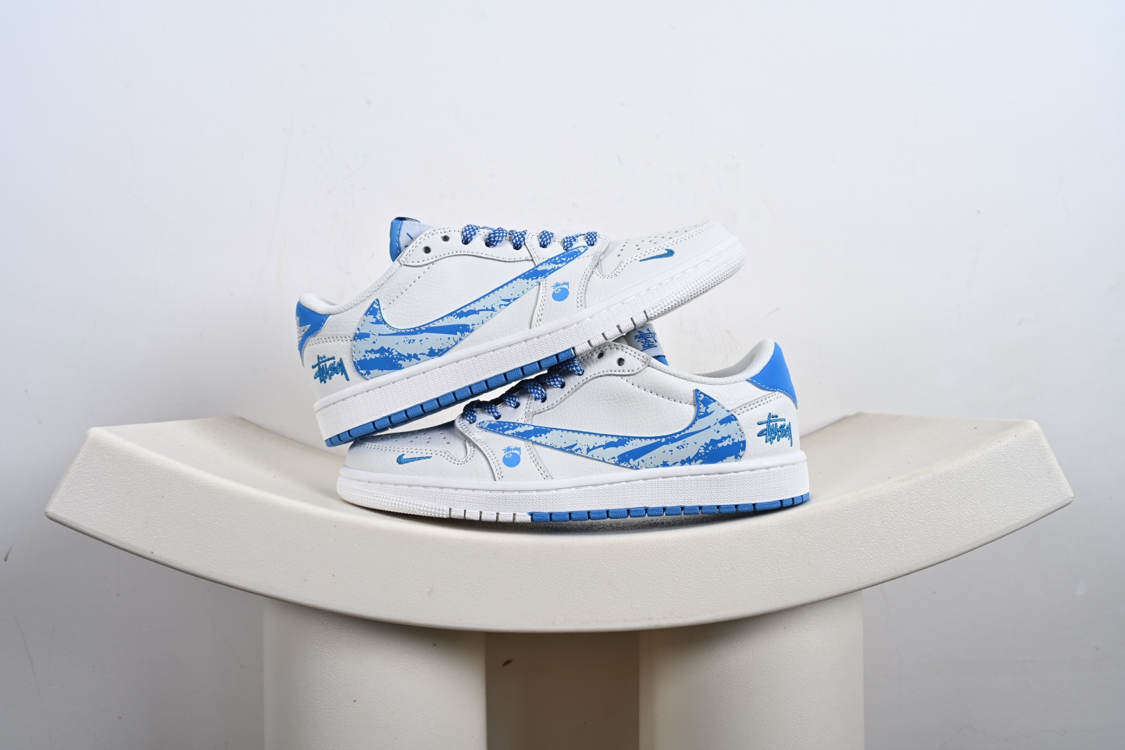 260 定制版 Travis Scott x Fragment Design x Air Jordan 1 Low OG SP AJ1 乔1 斯图西联名 冰山蓝 低帮文化休闲板鞋 DZ5899-007