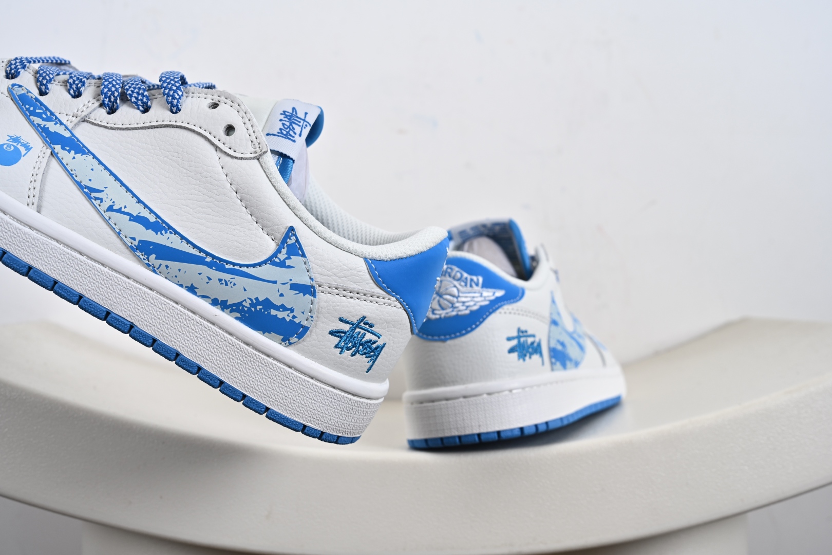 260 定制版 Travis Scott x Fragment Design x Air Jordan 1 Low OG SP AJ1 乔1 斯图西联名 冰山蓝 低帮文化休闲板鞋 DZ5899-007