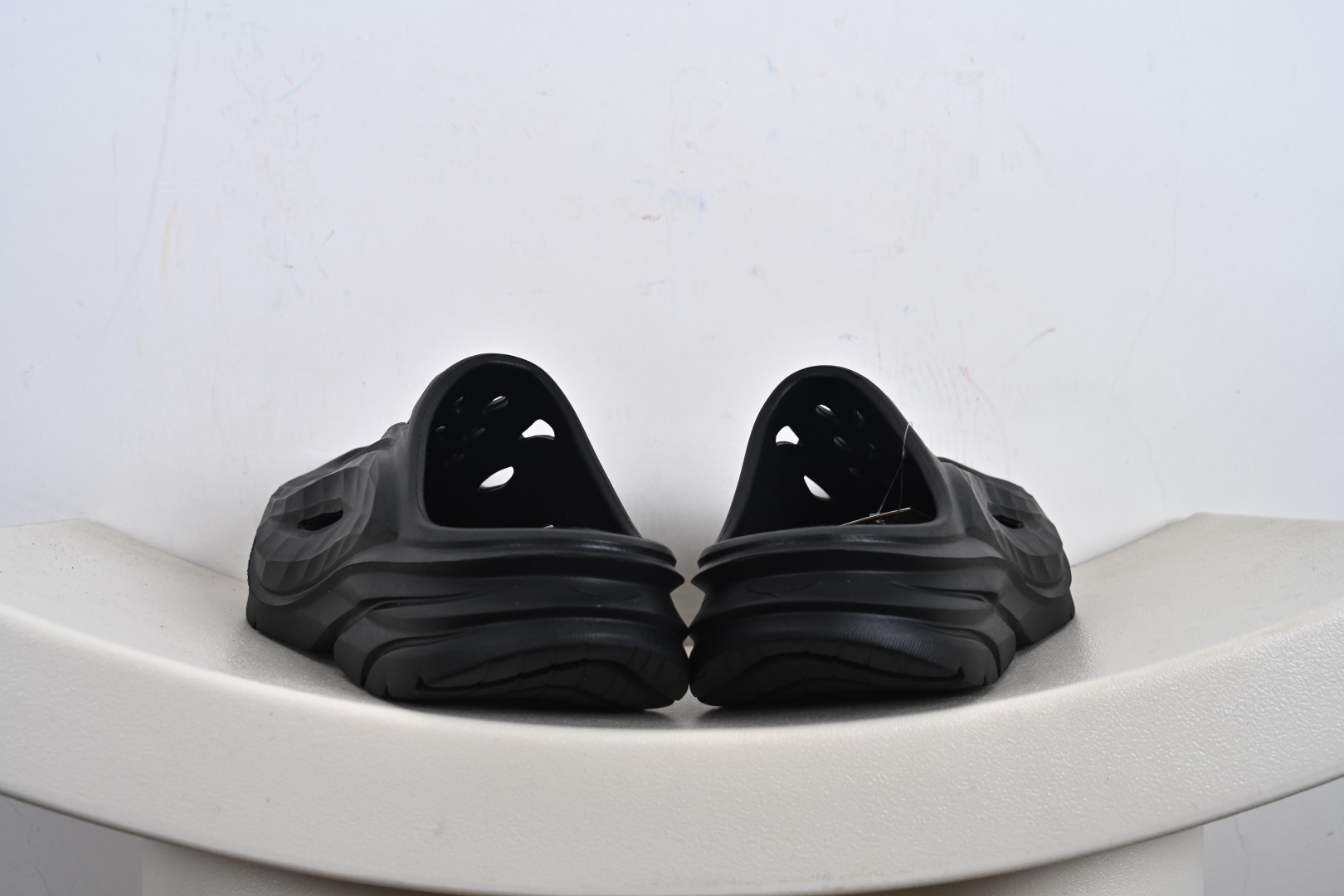 110 美国新兴跑鞋品牌Hoka One One Ora Recovery Slide 奥拉系列舒适泡棉厚底增高水路两用休闲户外露营洞洞鞋凉拖鞋