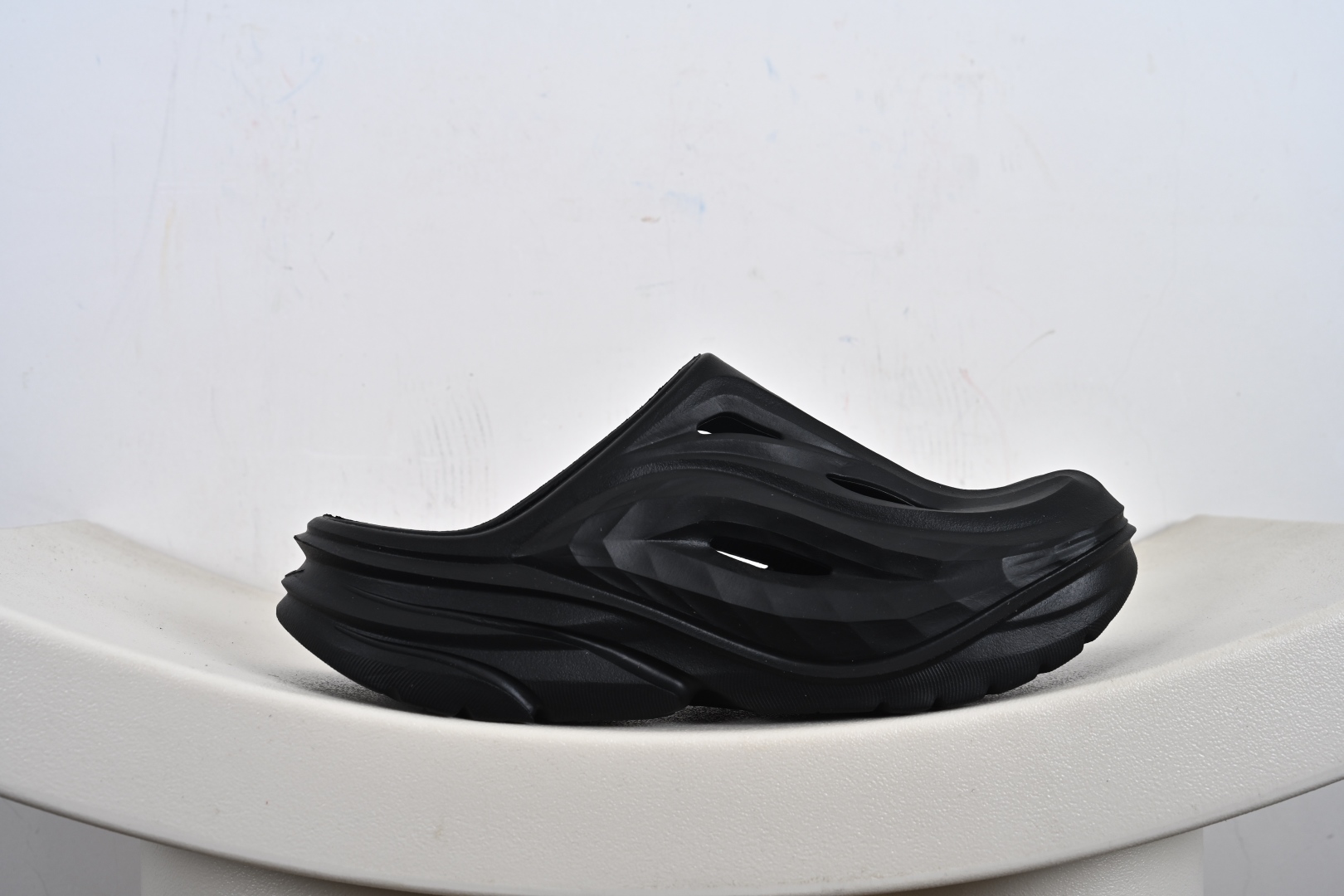 110 美国新兴跑鞋品牌Hoka One One Ora Recovery Slide 奥拉系列舒适泡棉厚底增高水路两用休闲户外露营洞洞鞋凉拖鞋