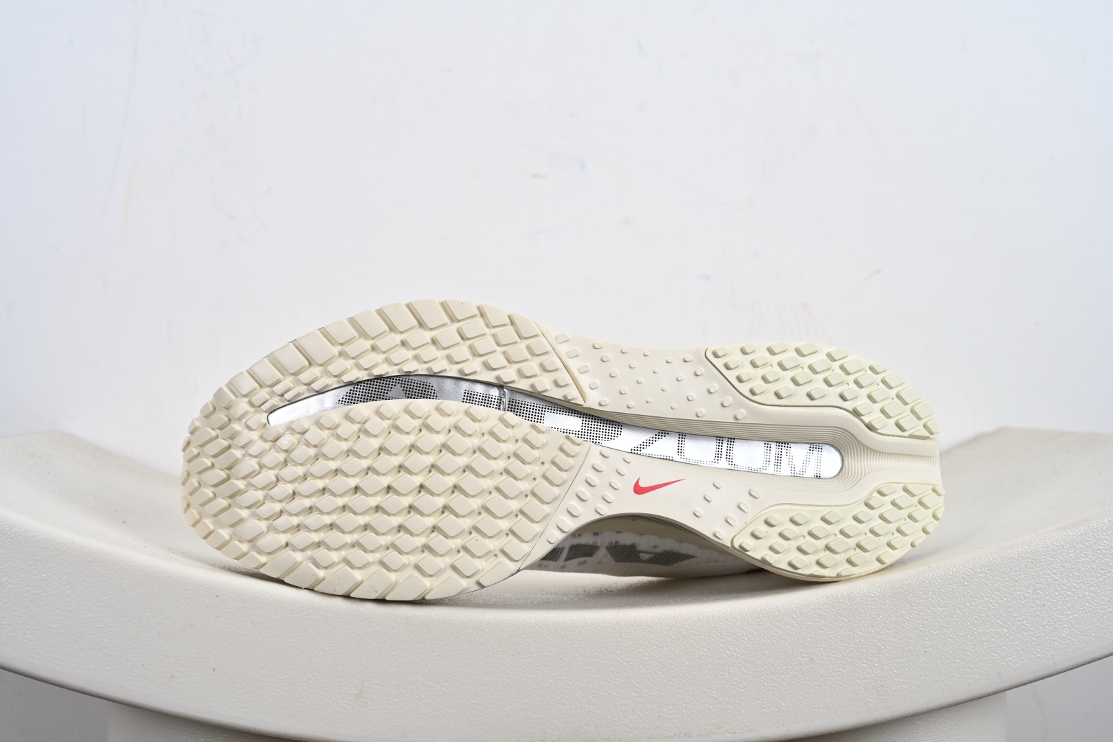 NIKE PEGASUS PREMIUM耐克飞马公路跑步鞋 HQ2592-003
