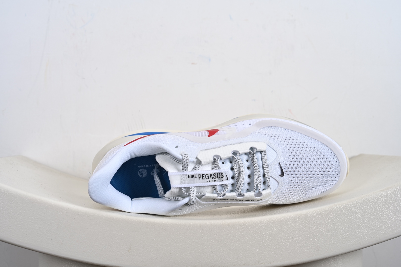 NIKE PEGASUS PREMIUM耐克飞马公路跑步鞋 HQ2592-003