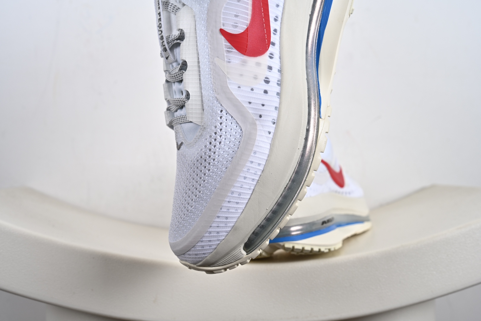 NIKE PEGASUS PREMIUM耐克飞马公路跑步鞋 HQ2592-003