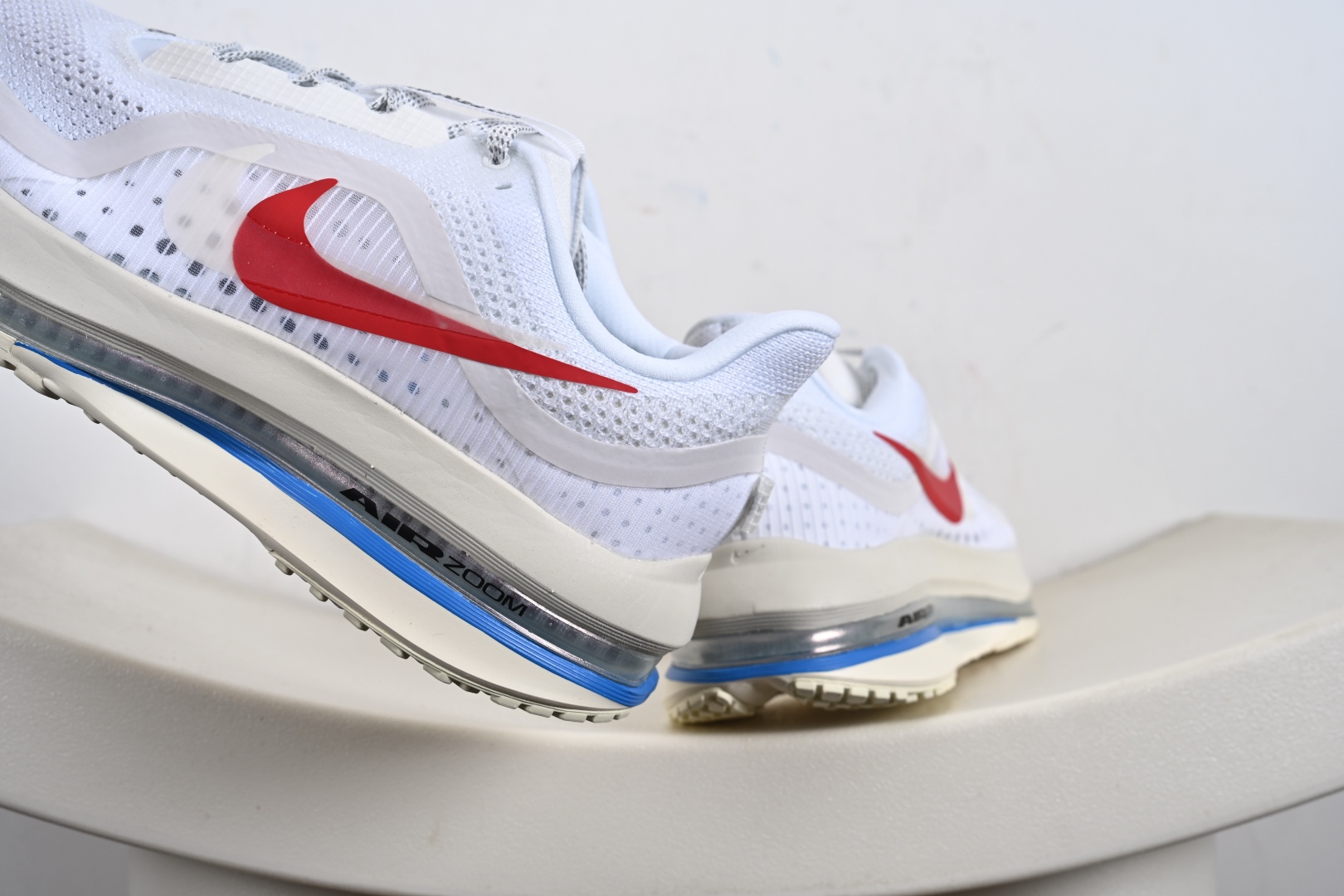 NIKE PEGASUS PREMIUM耐克飞马公路跑步鞋 HQ2592-003
