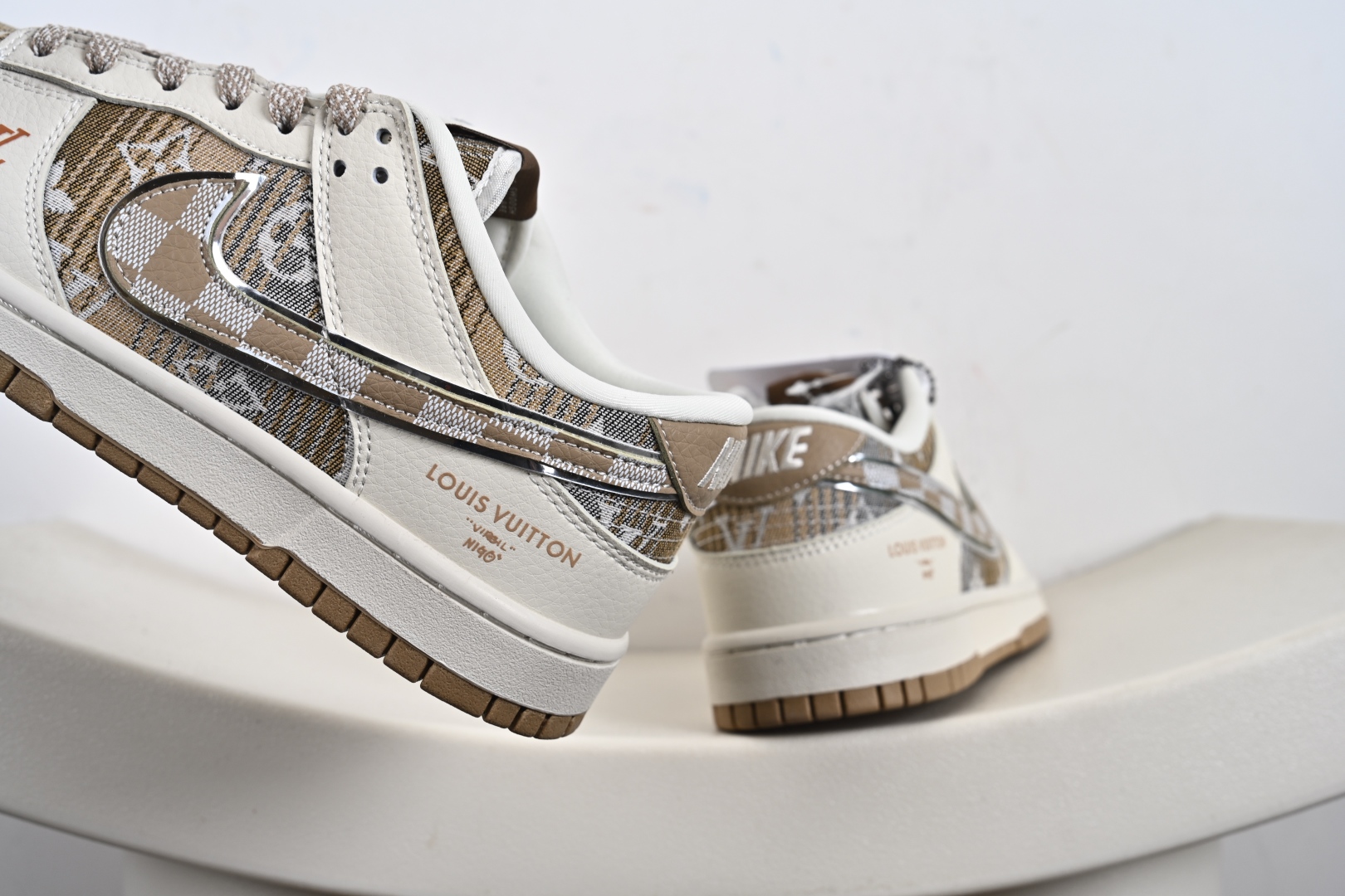 NIKE Dunk Low RETROSE 联名款纯 DS6608-006