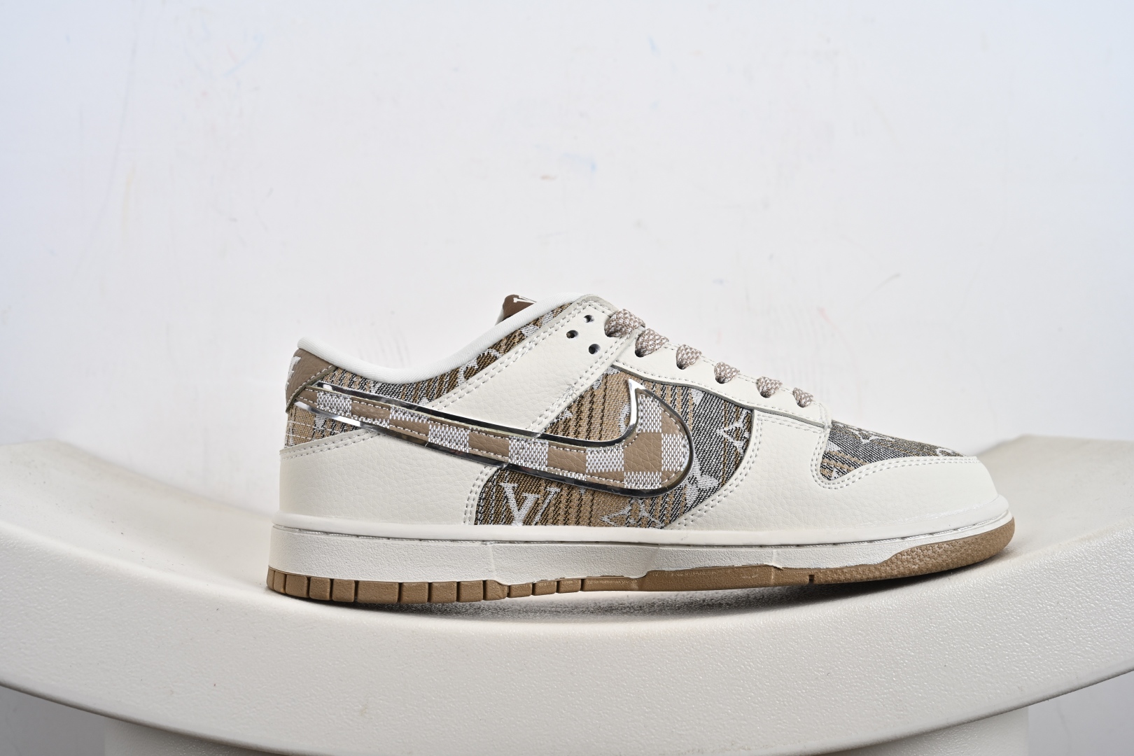 NIKE Dunk Low RETROSE 联名款纯 DS6608-006
